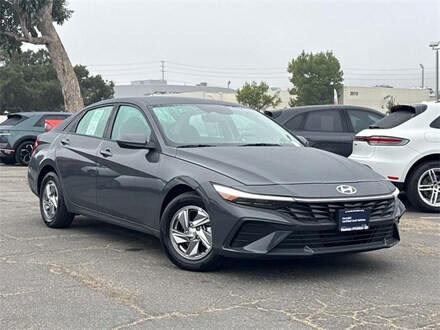 2025 Hyundai Elantra SE Sedan