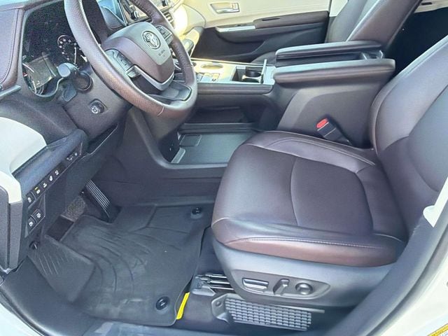 2021 Toyota Sienna Platinum - Photo 18