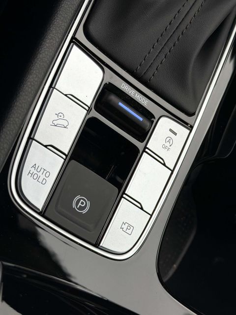 2025 Hyundai Tucson SE - Photo 23