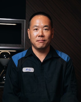 Staff member Andy Kang from ID_73172ce60804