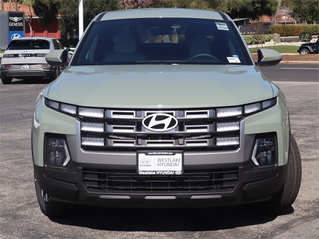 2025 Hyundai Santa Cruz SE photo 2