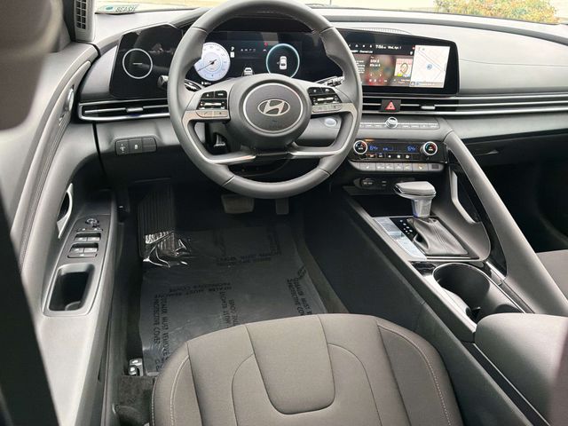2025 Hyundai Elantra SEL - Photo 7