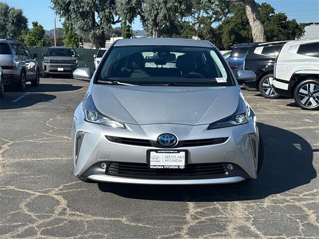2022 Toyota Prius L Eco photo 2