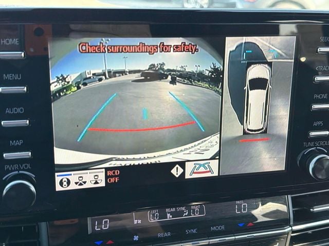 2021 Toyota Sienna Platinum - Photo 25