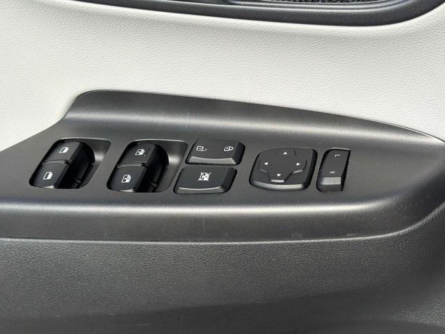 2023 Hyundai Kona SEL - Photo 25