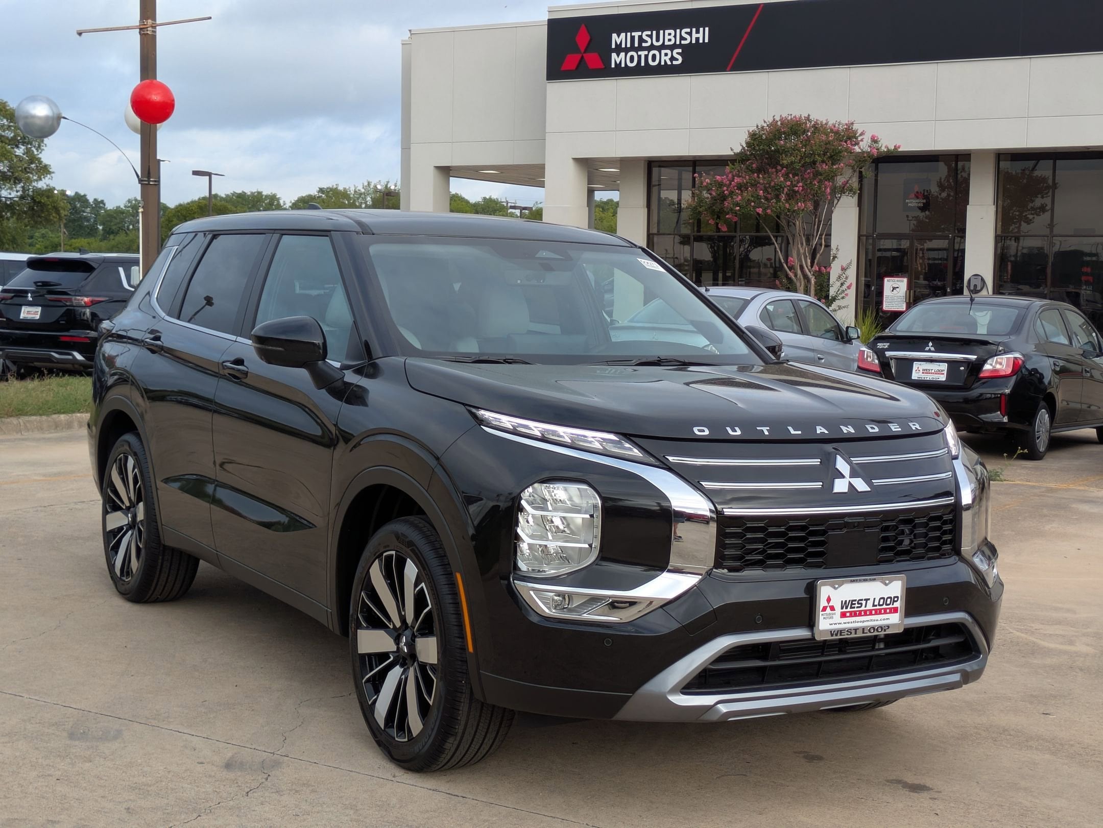 2025 Mitsubishi Outlander SE - Photo 7