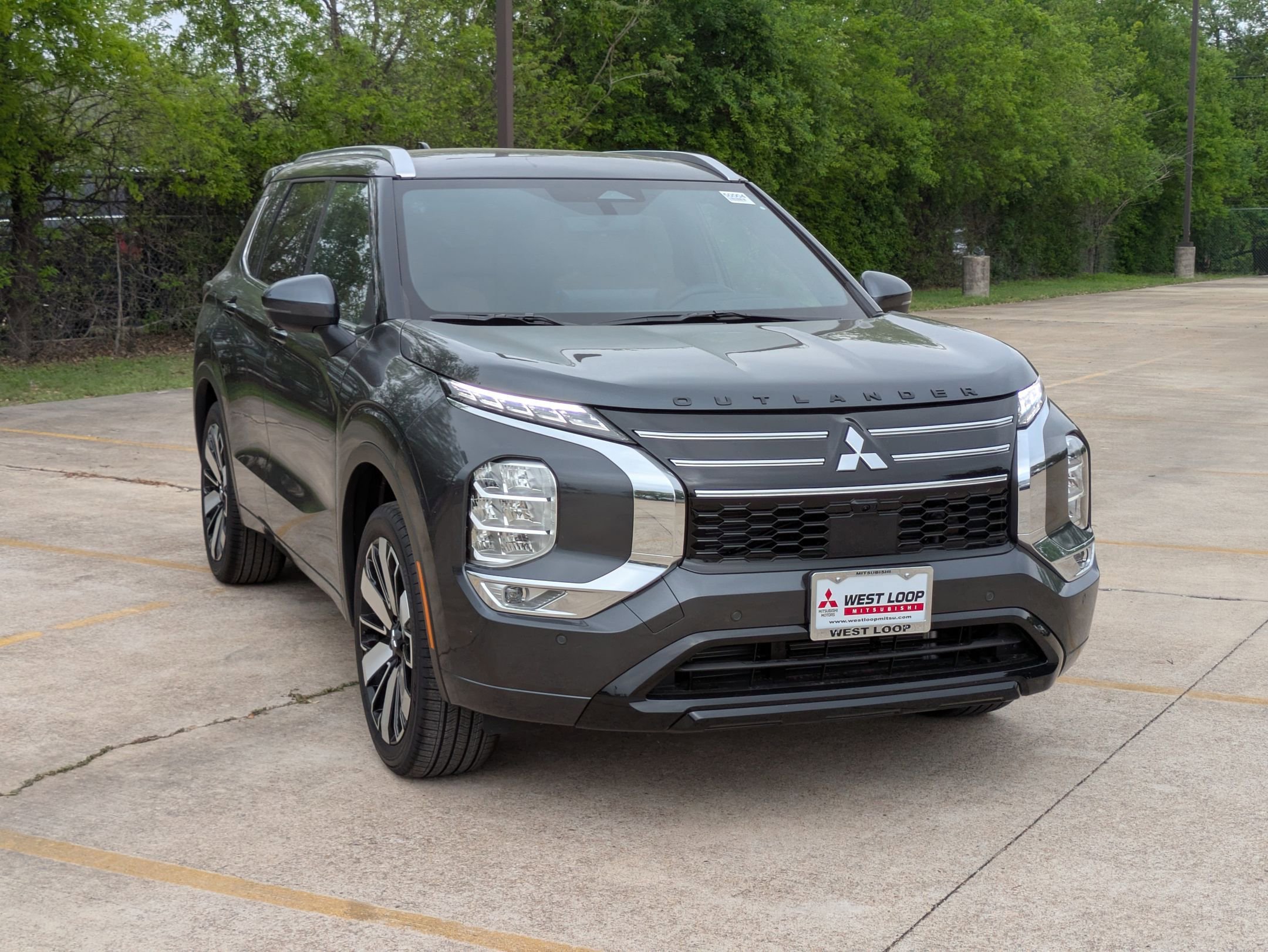 2025 Mitsubishi Outlander SEL photo 4