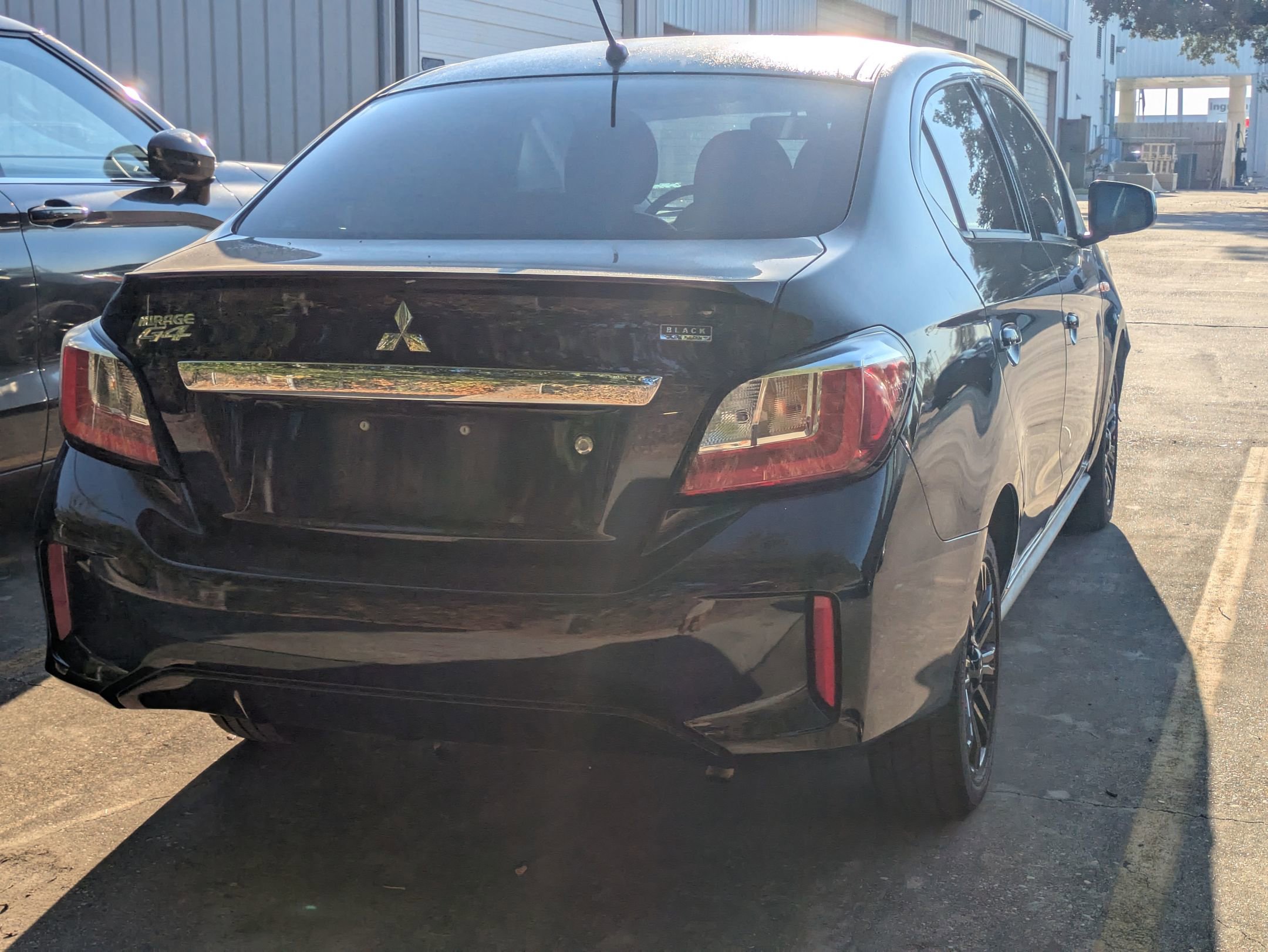 2022 Mitsubishi Mirage G4 Black Edition photo 3