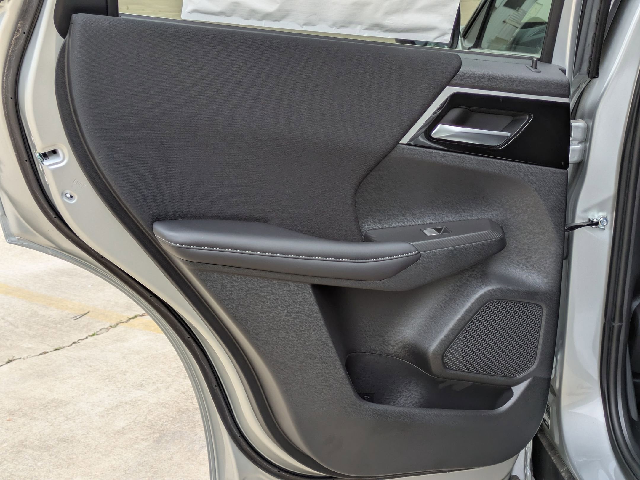 2024 Mitsubishi Outlander ES - Photo 14