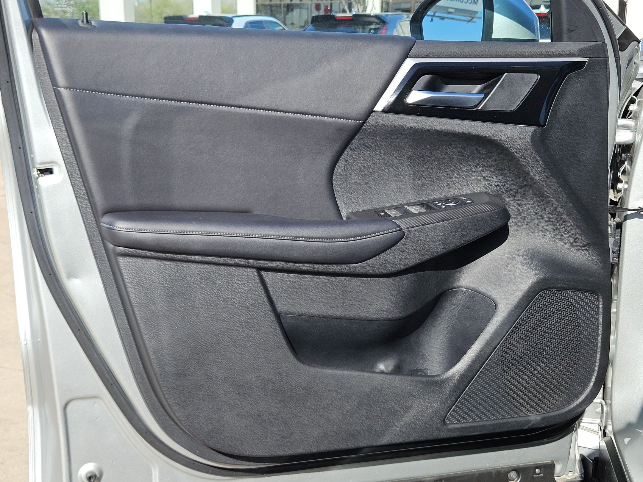 2024 Mitsubishi Outlander SE - Photo 11