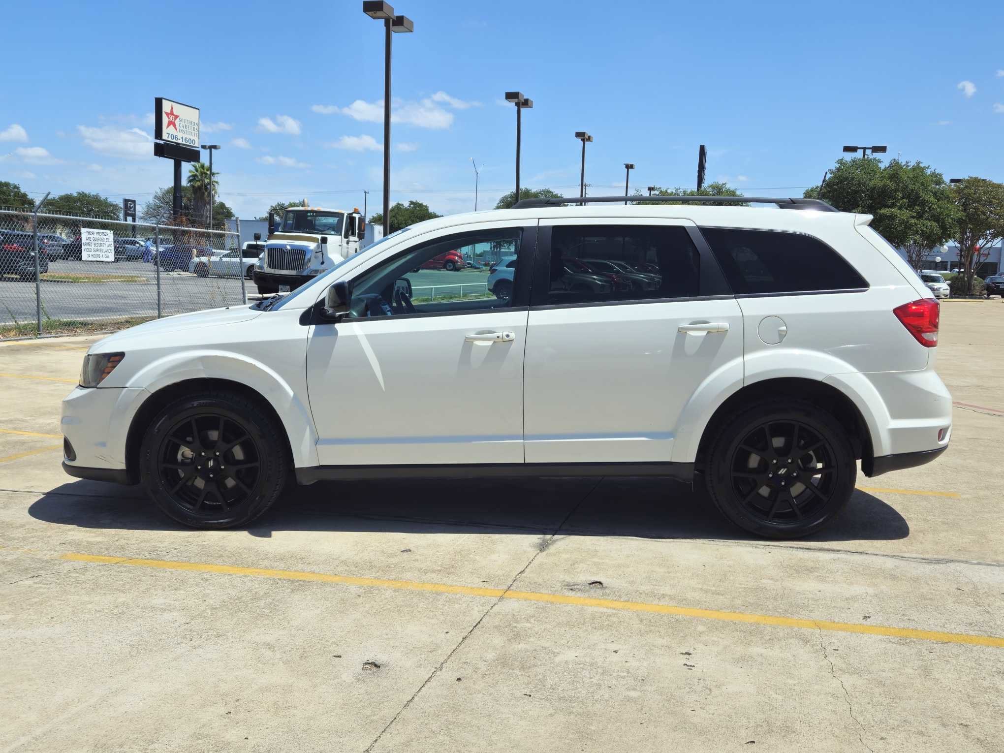 Used 2019 Dodge Journey SE with VIN 3C4PDCBB5KT853437 for sale in San Antonio, TX