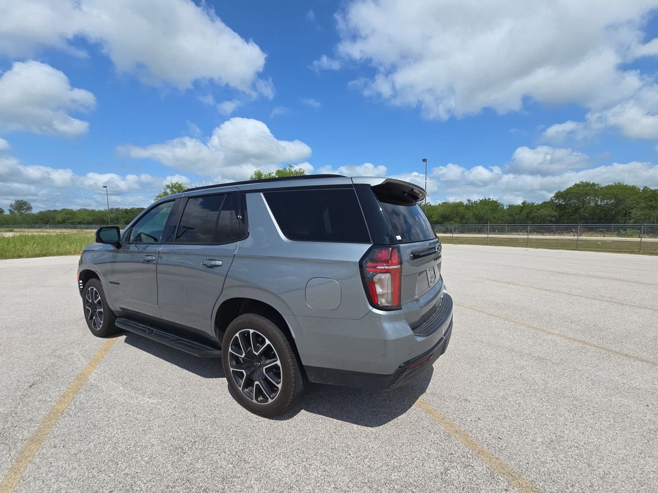 2024 Chevrolet Tahoe RST photo 2