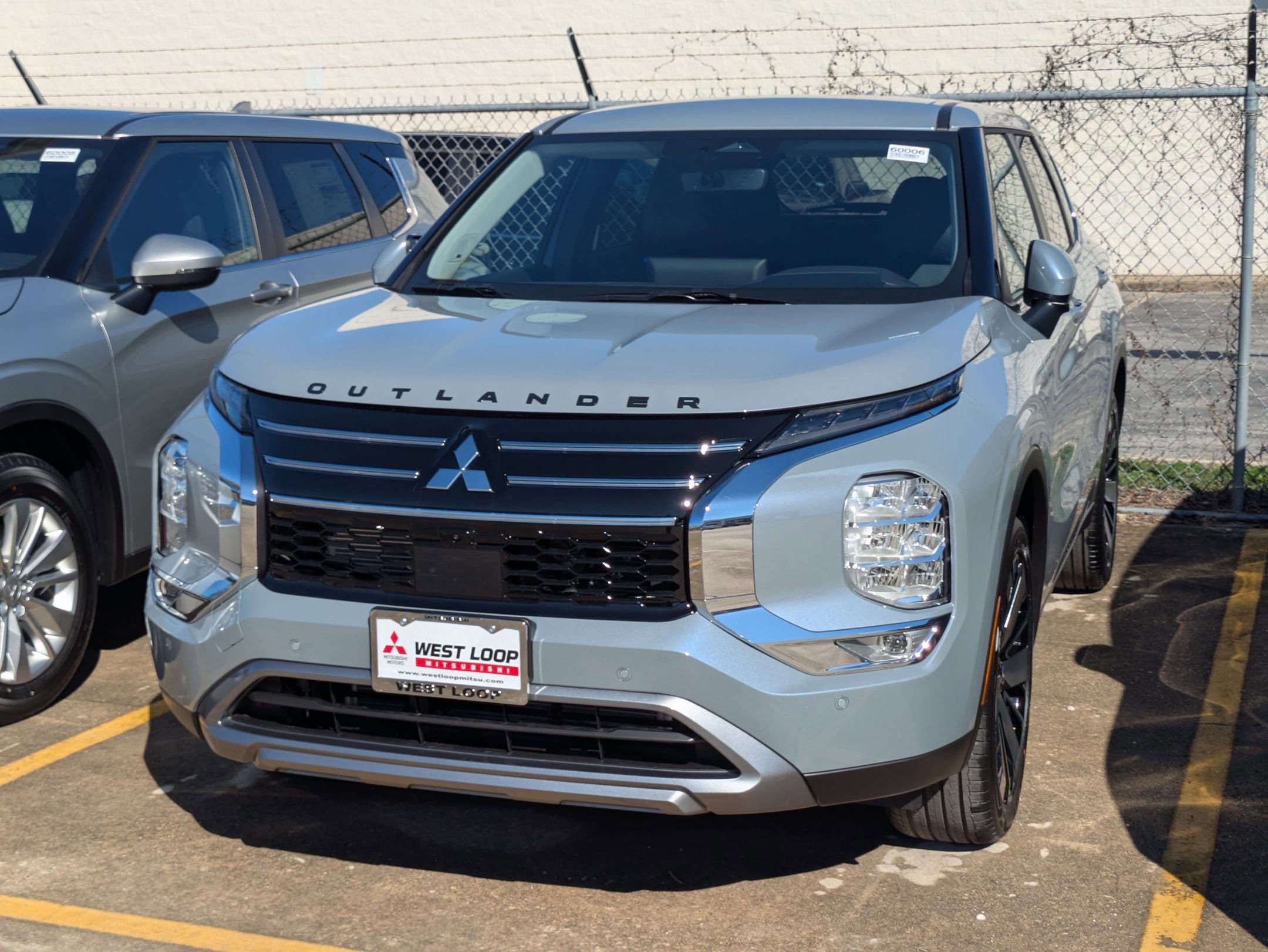 2026 Mitsubishi Outlander SE's photo