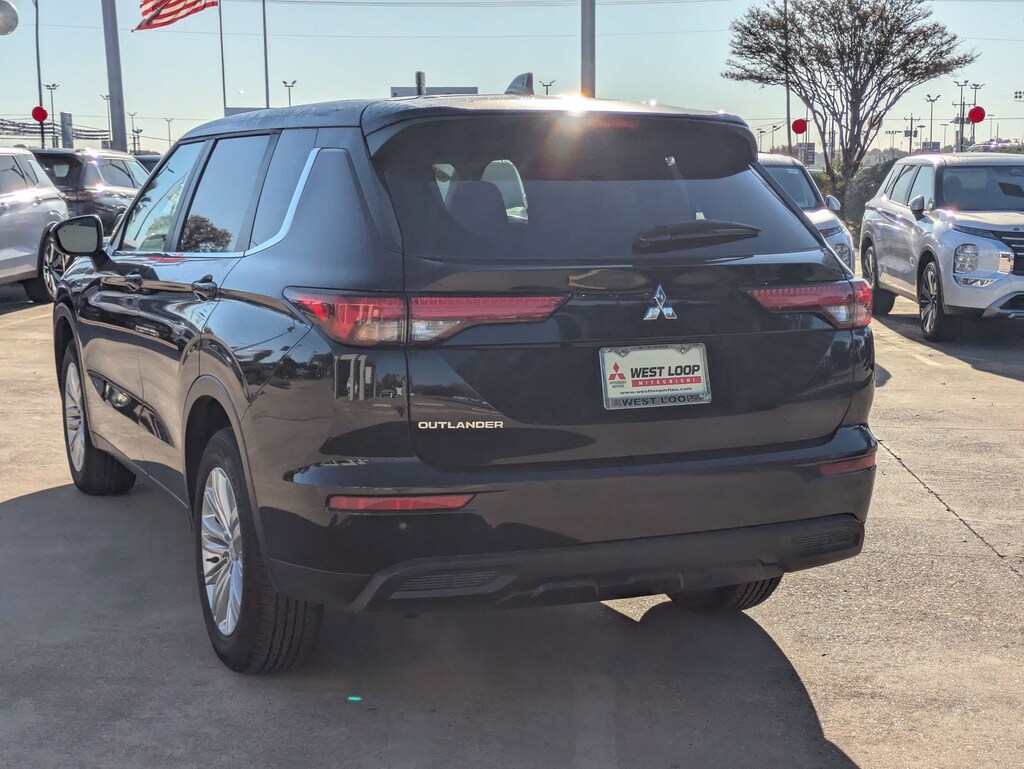 Used 2024 Mitsubishi Outlander ES SUV