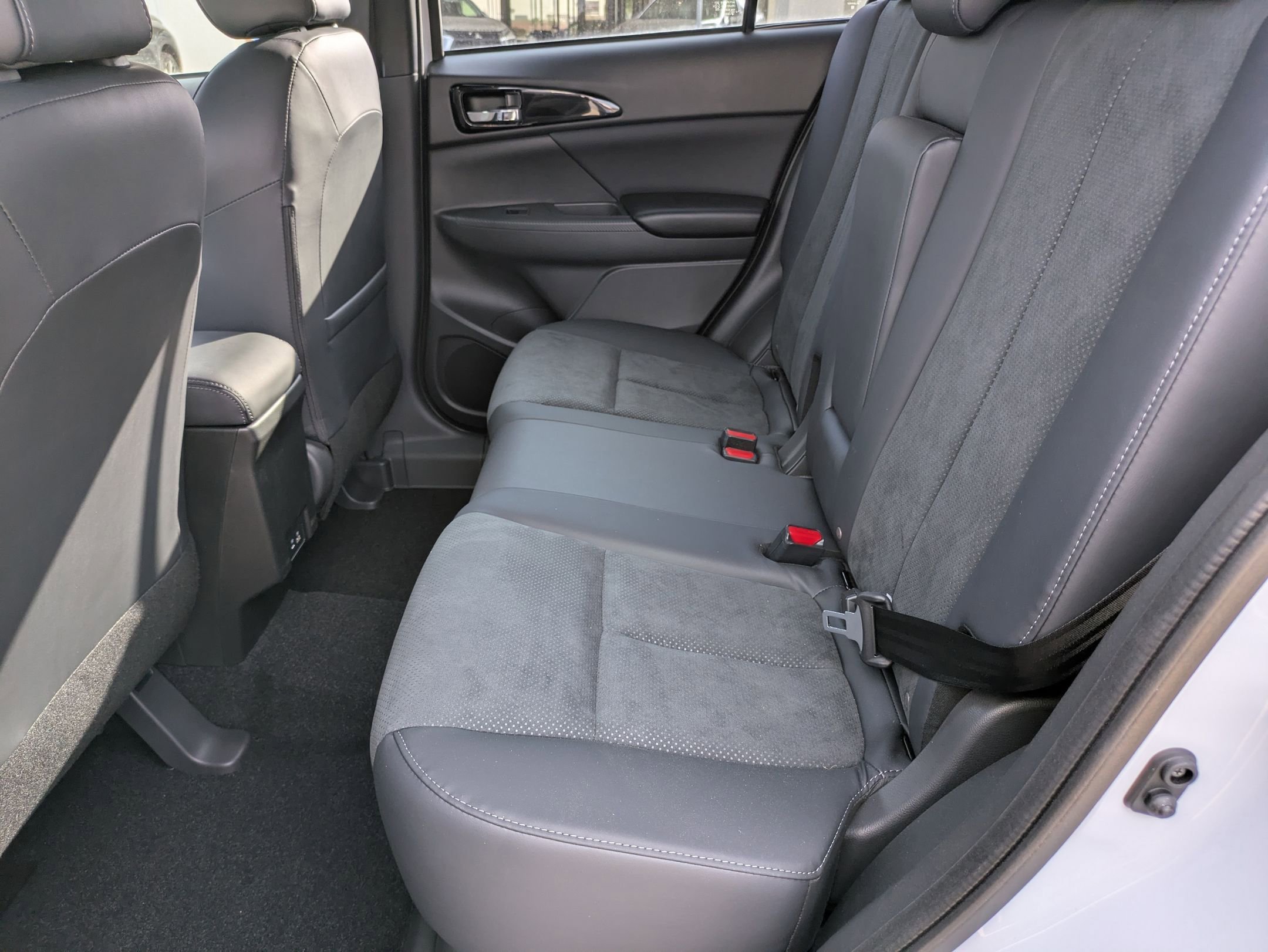 2025 Mitsubishi Eclipse Cross Black Edition - Photo 13