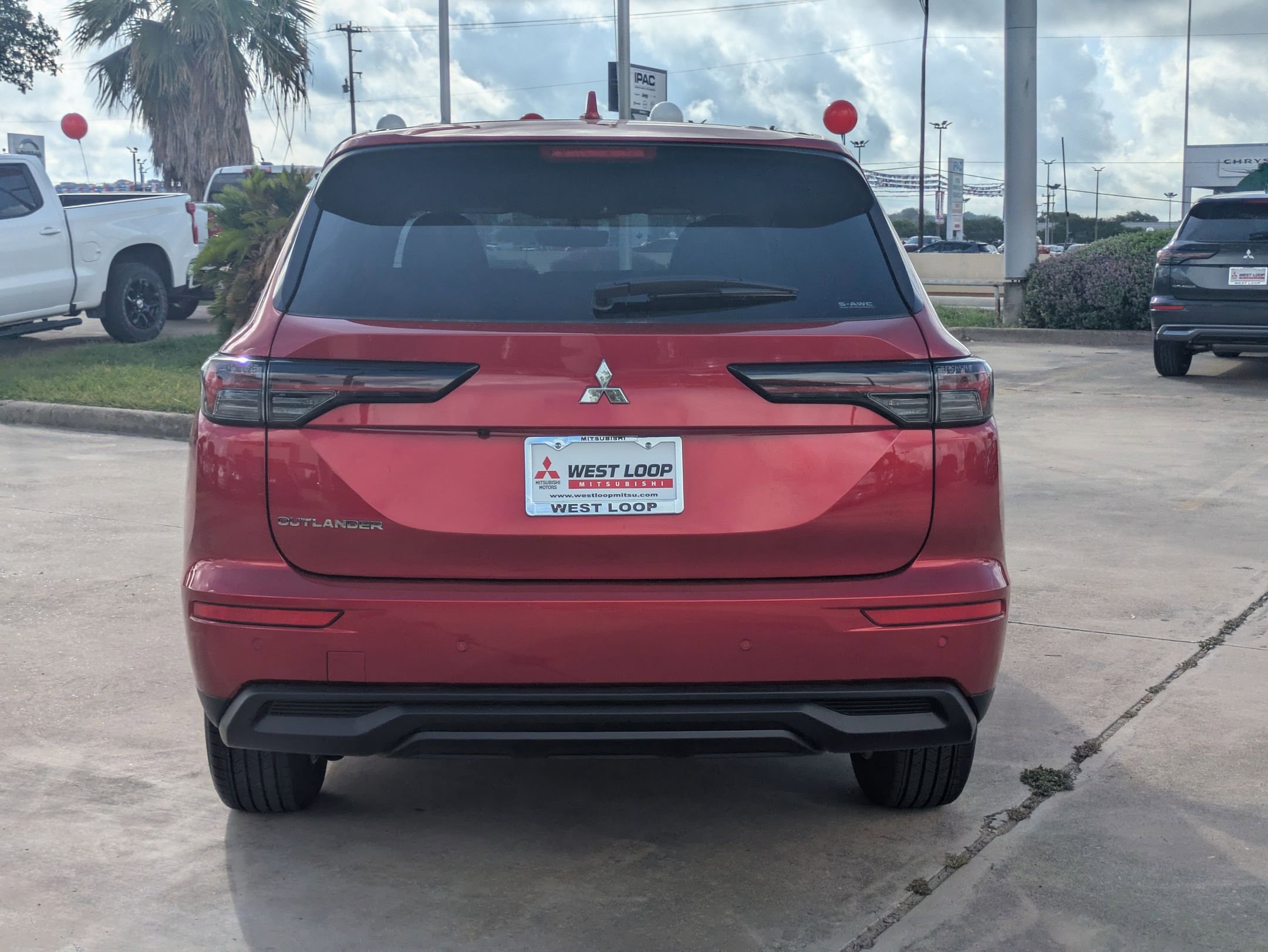 2025 Mitsubishi Outlander SE photo 2