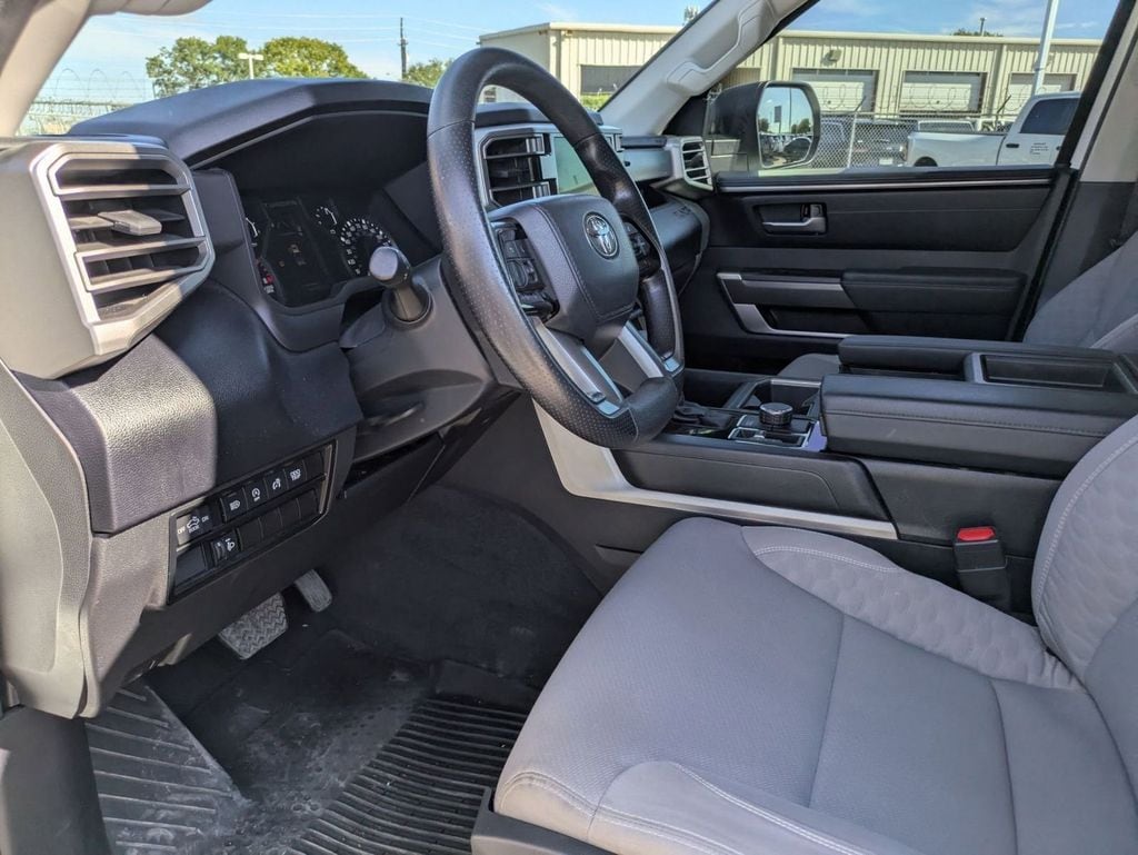 2023 Toyota Tundra SR5 - Photo 9