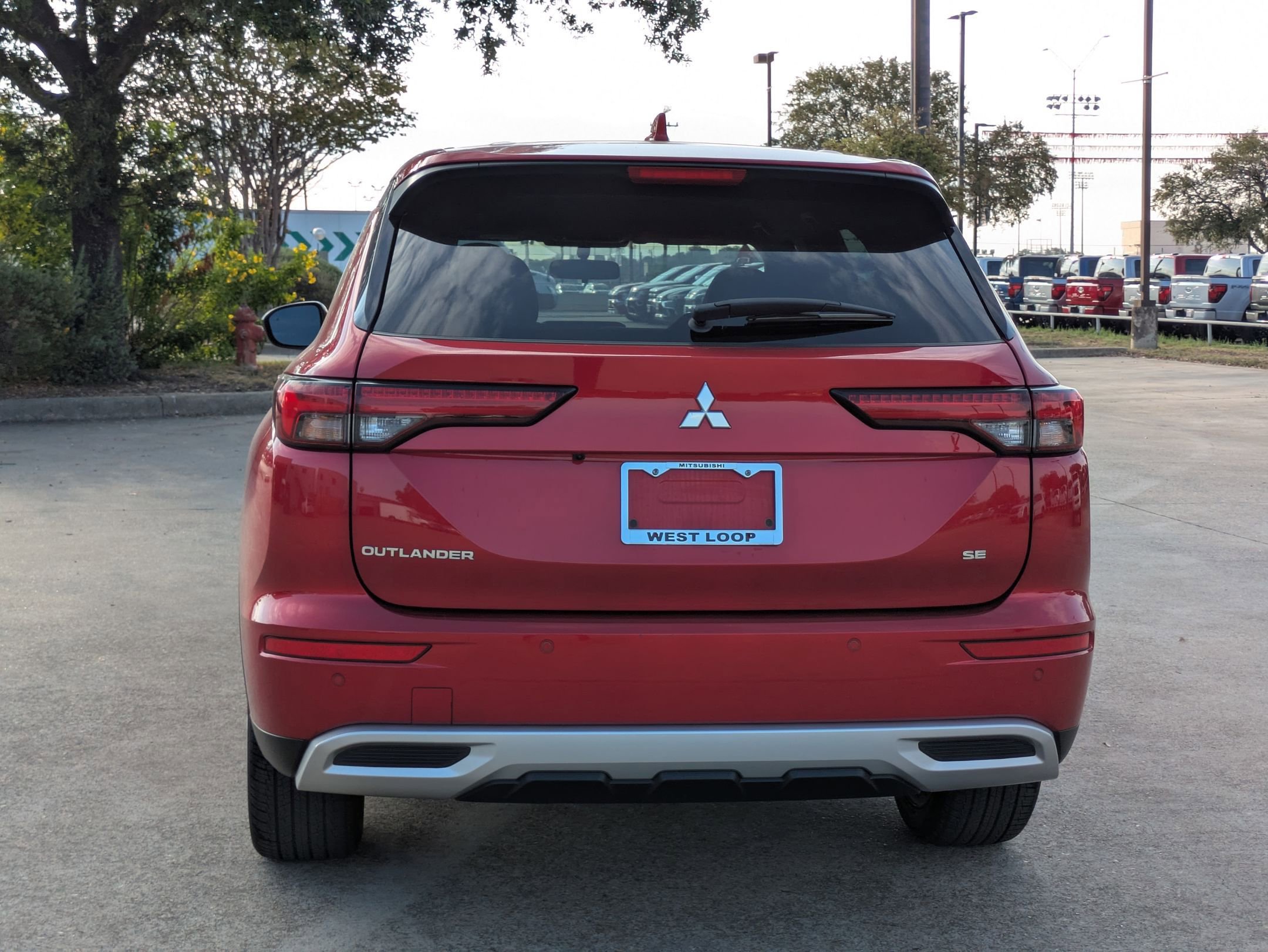 2022 Mitsubishi Outlander SE photo 3