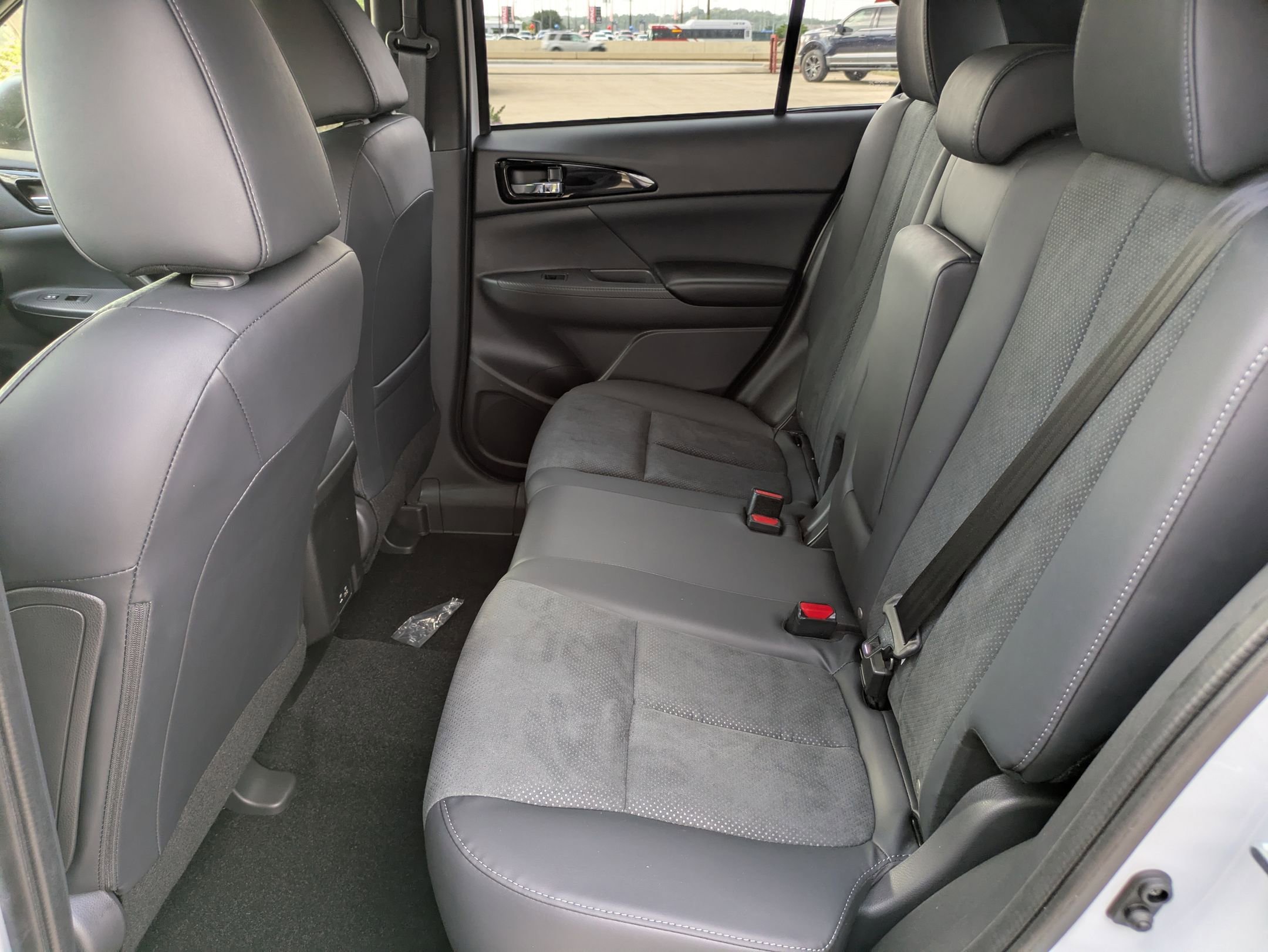 2025 Mitsubishi Eclipse Cross Black Edition - Photo 13