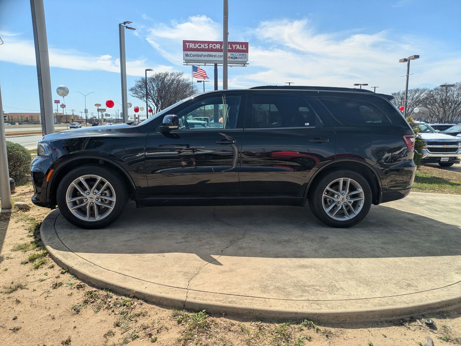 2023 Dodge Durango GT photo 2
