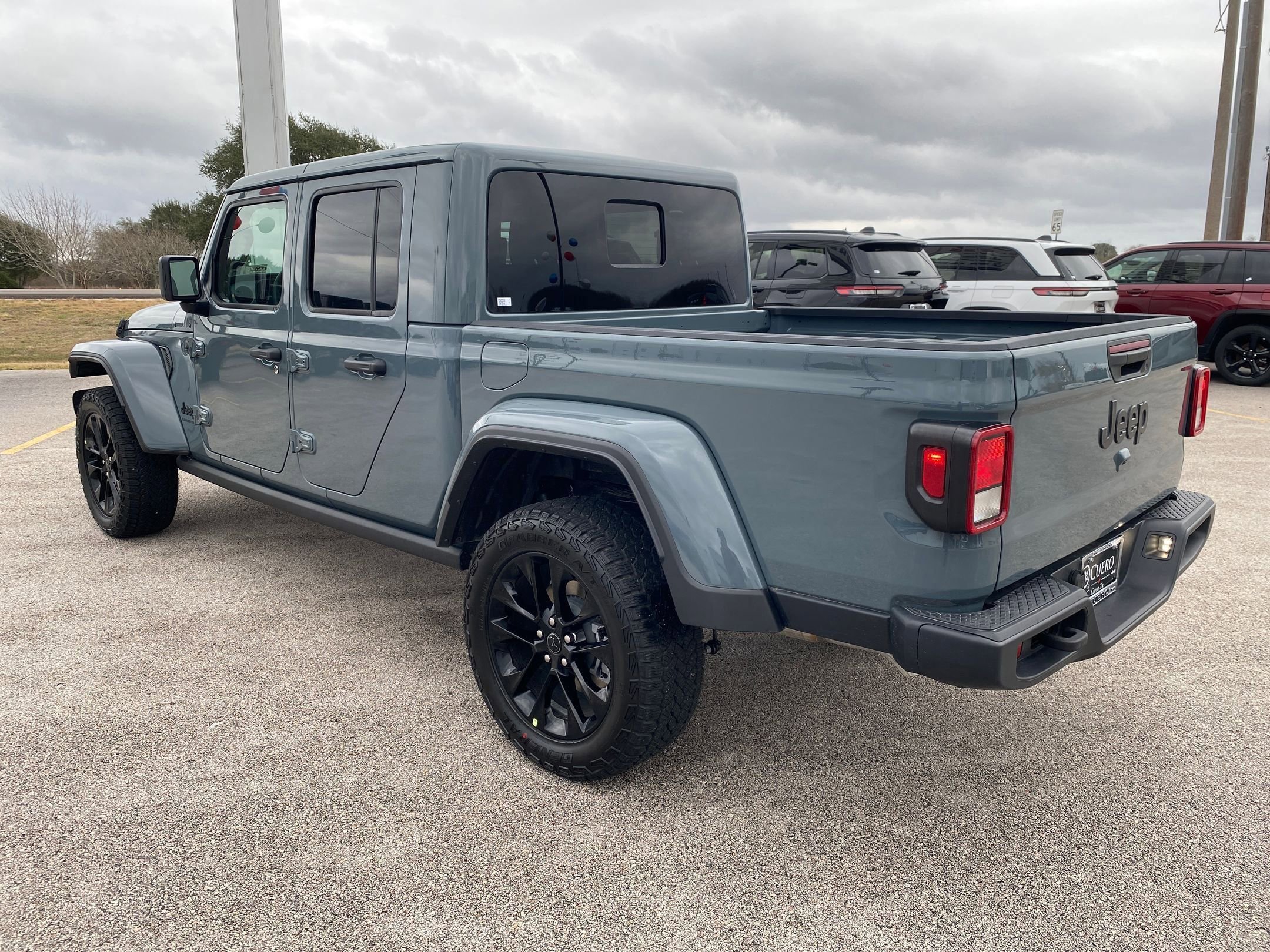 2025 Jeep Gladiator Sport photo 3