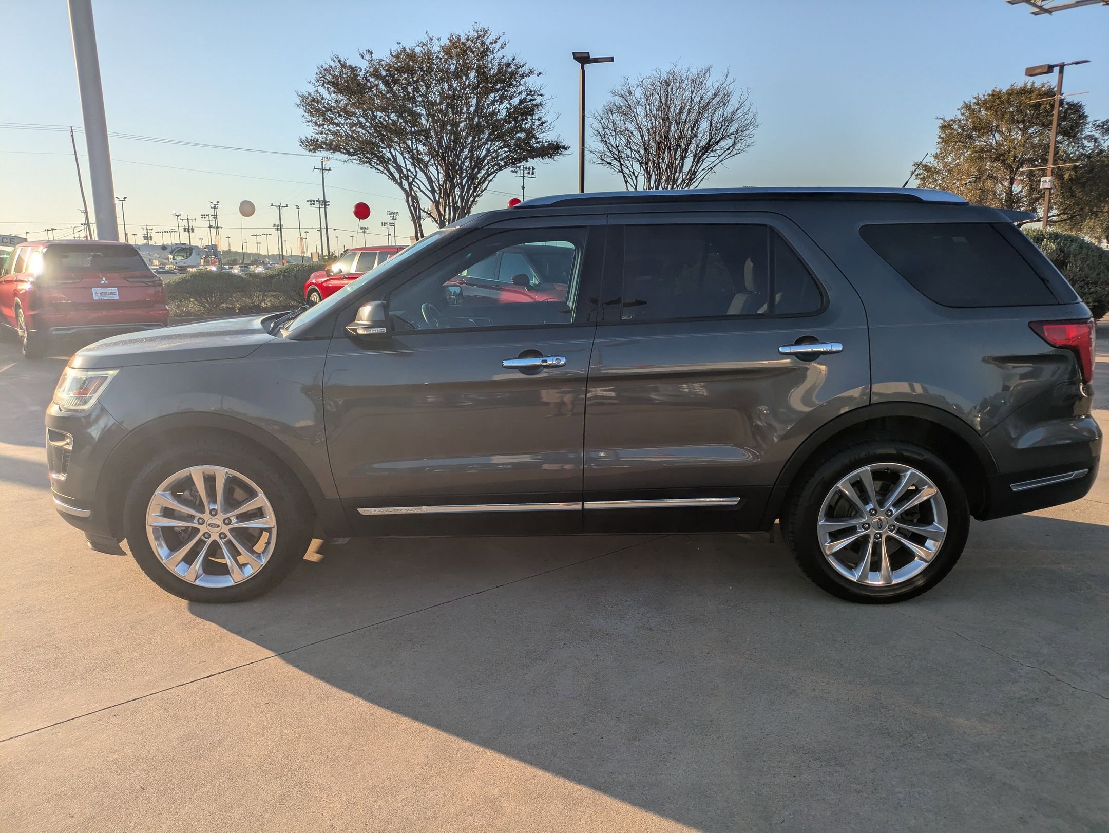 2019 Ford Explorer Limited photo 2
