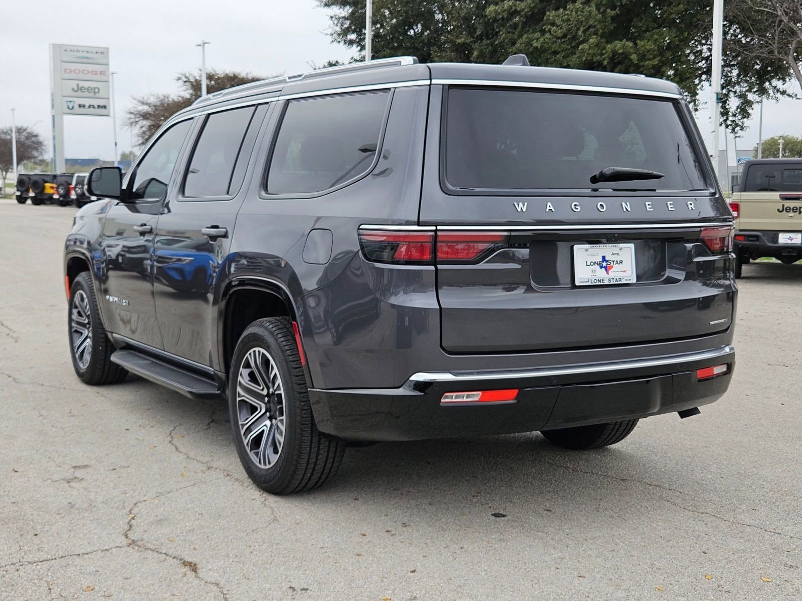 2024 Jeep Wagoneer Series II photo 2