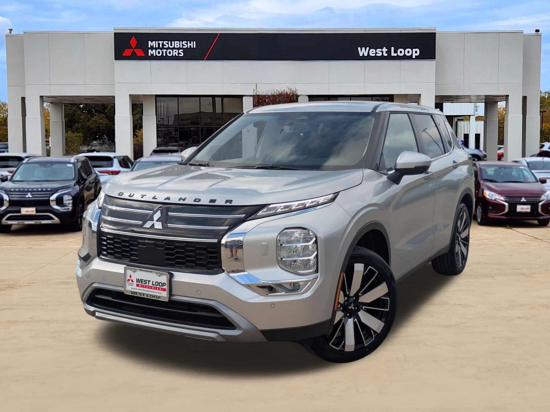 2025 Mitsubishi Outlander SE's photo