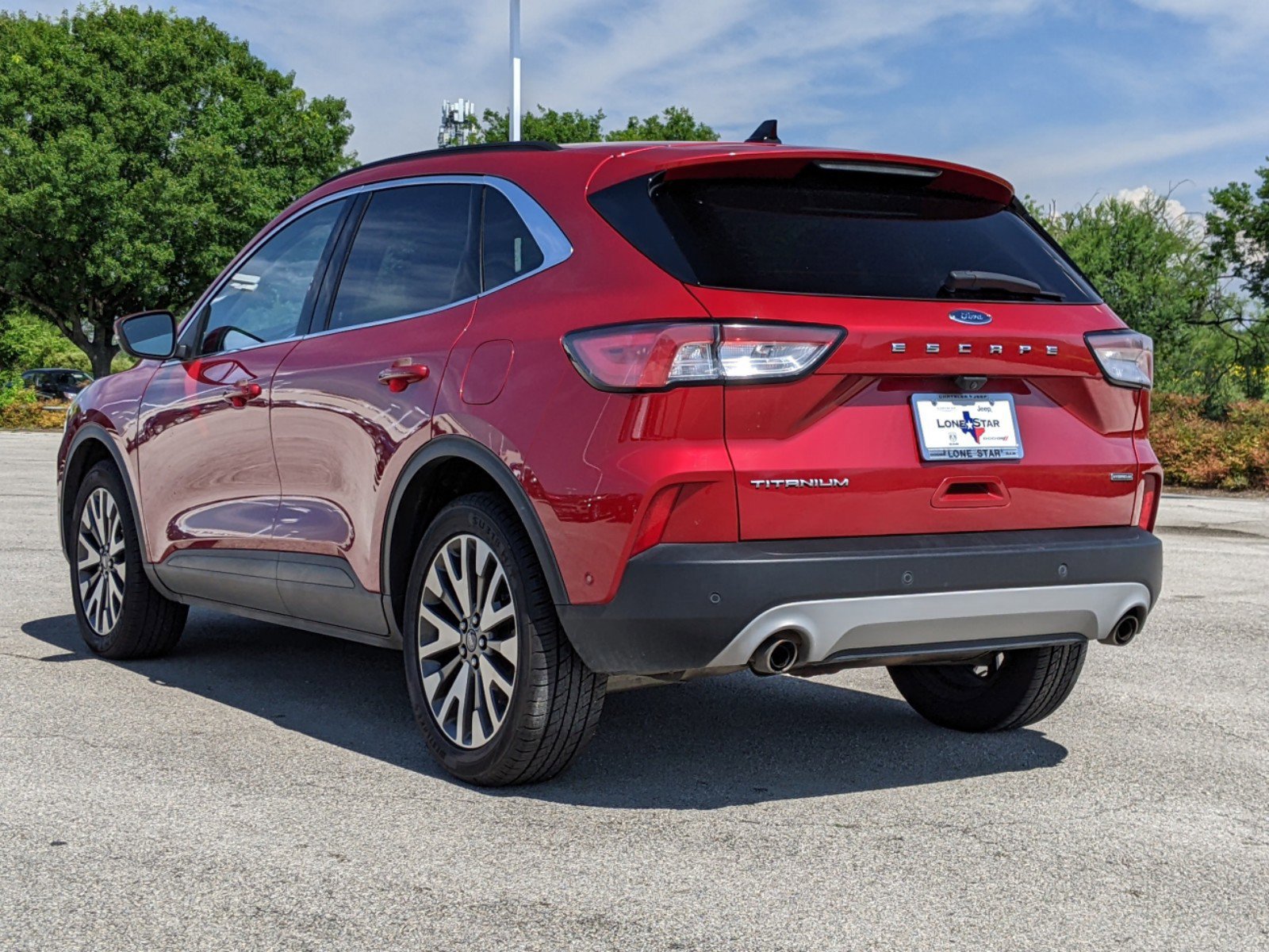 2020 Ford Escape Titanium Hybrid photo 4