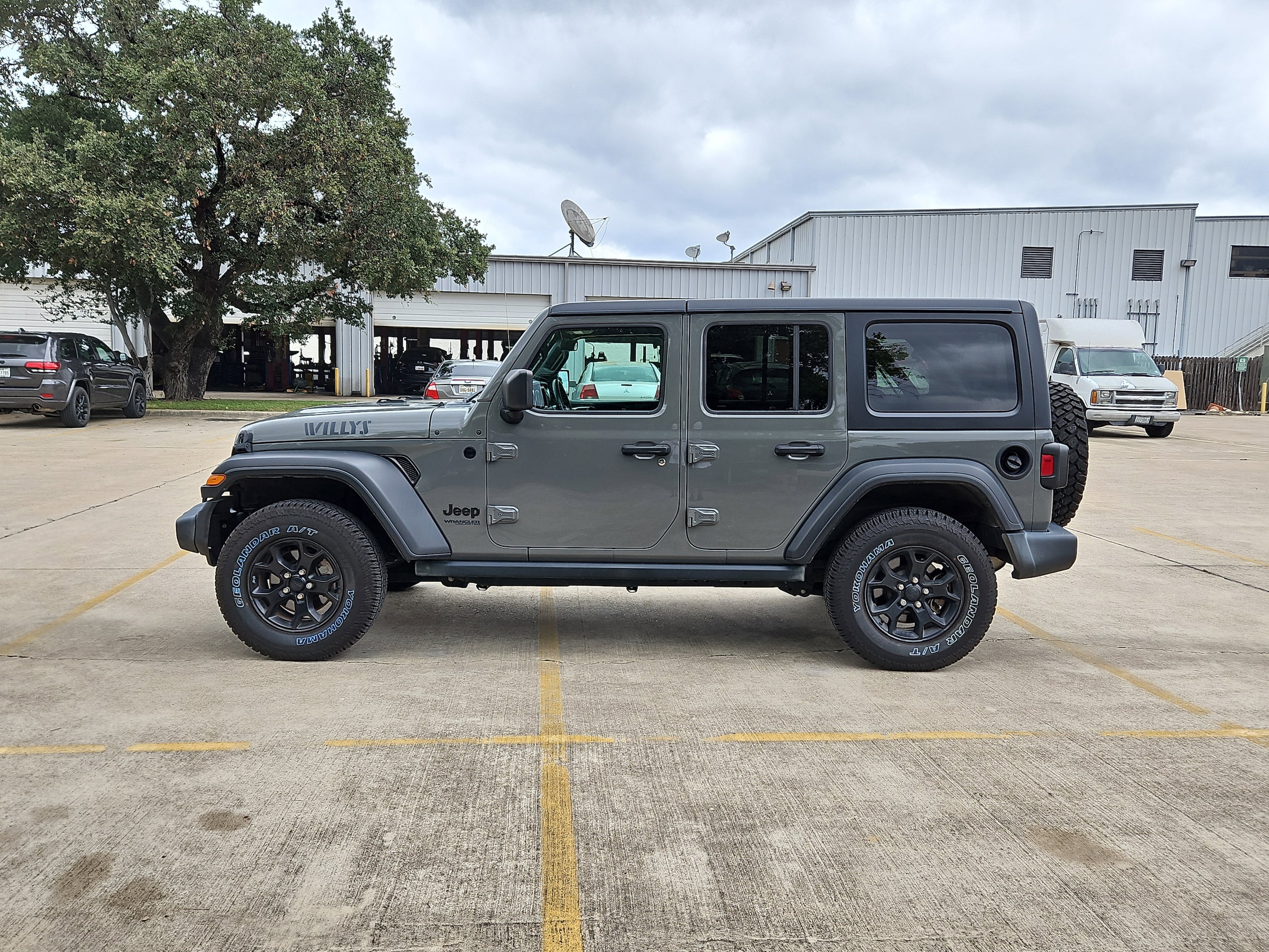 Used 2020 Jeep Wrangler Unlimited Willys with VIN 1C4HJXDN4LW158860 for sale in San Antonio, TX