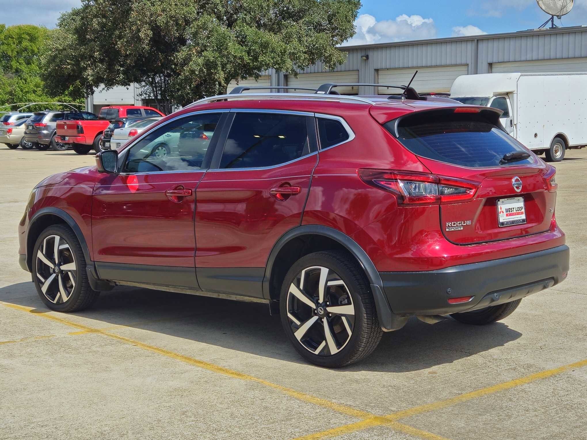 2021 Nissan Rogue Sport SL photo 3