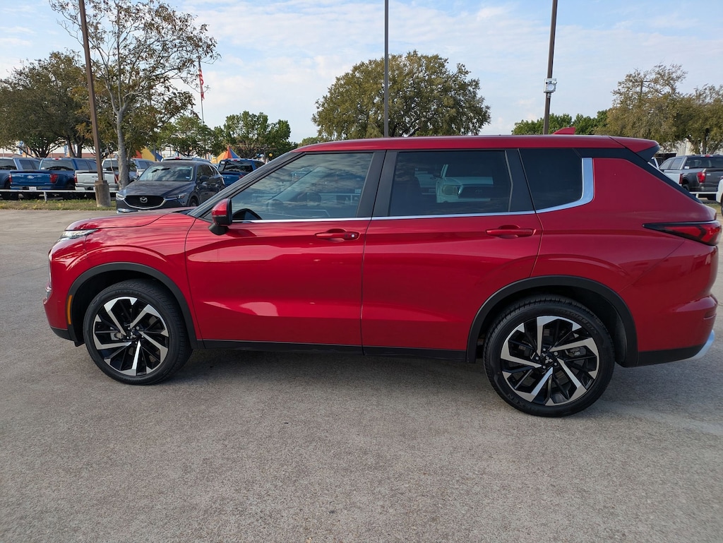 Used 2022 Mitsubishi Outlander SE CUV