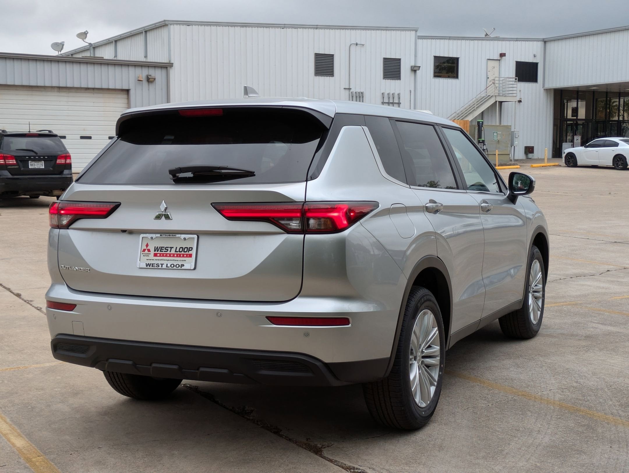 2024 Mitsubishi Outlander ES - Photo 5