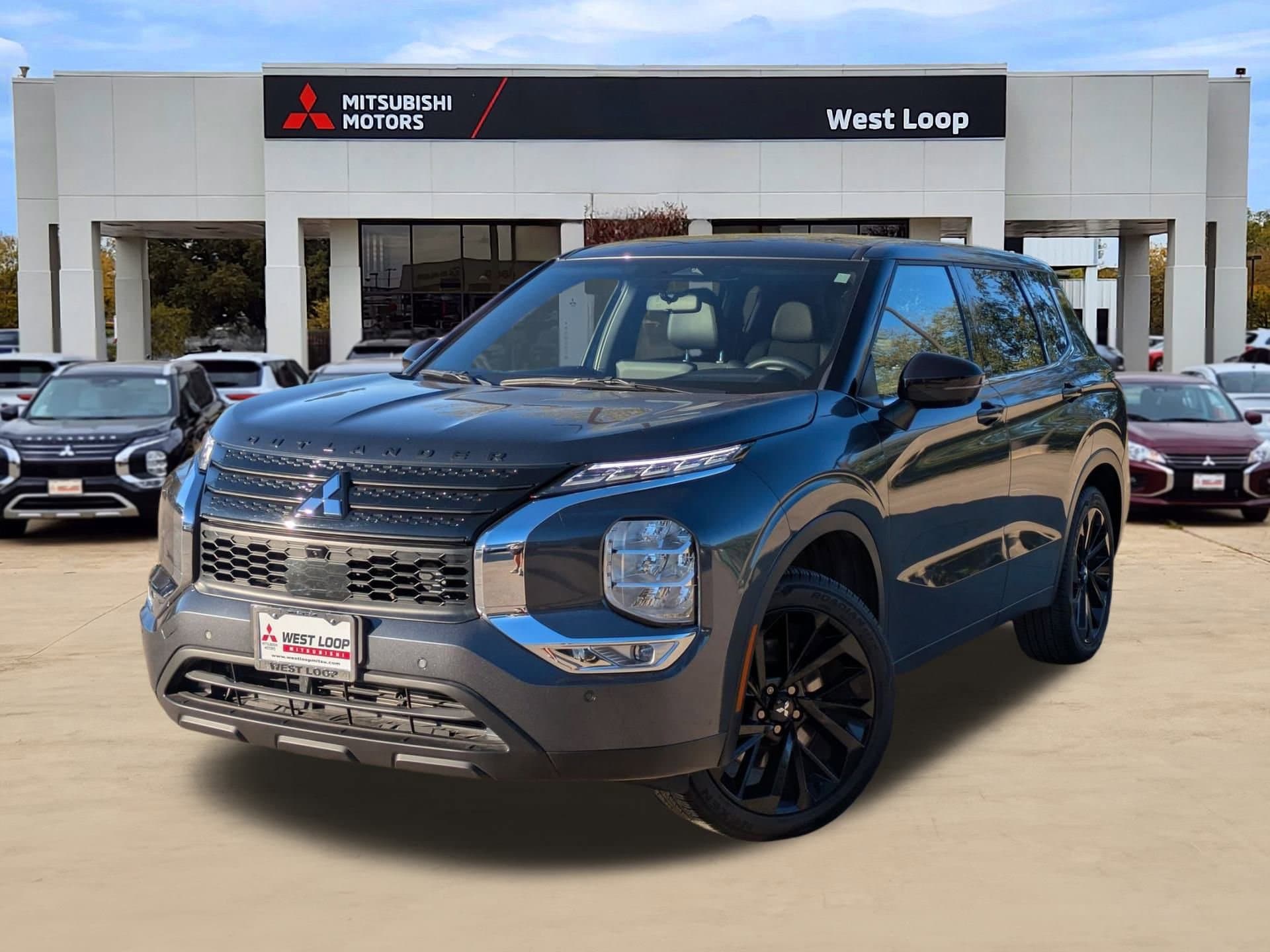 2024 Mitsubishi Outlander SE Black Edition's photo