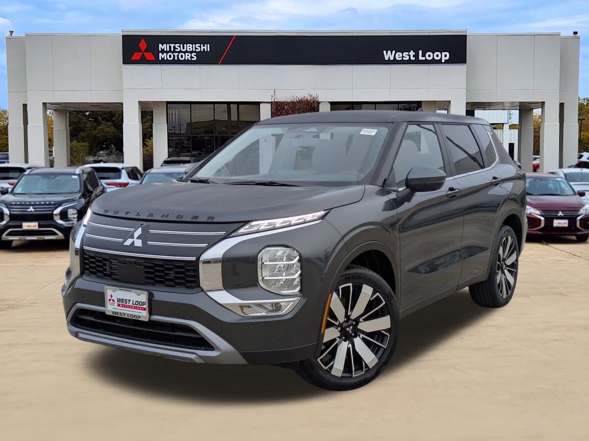 2026 Mitsubishi Outlander SE's photo