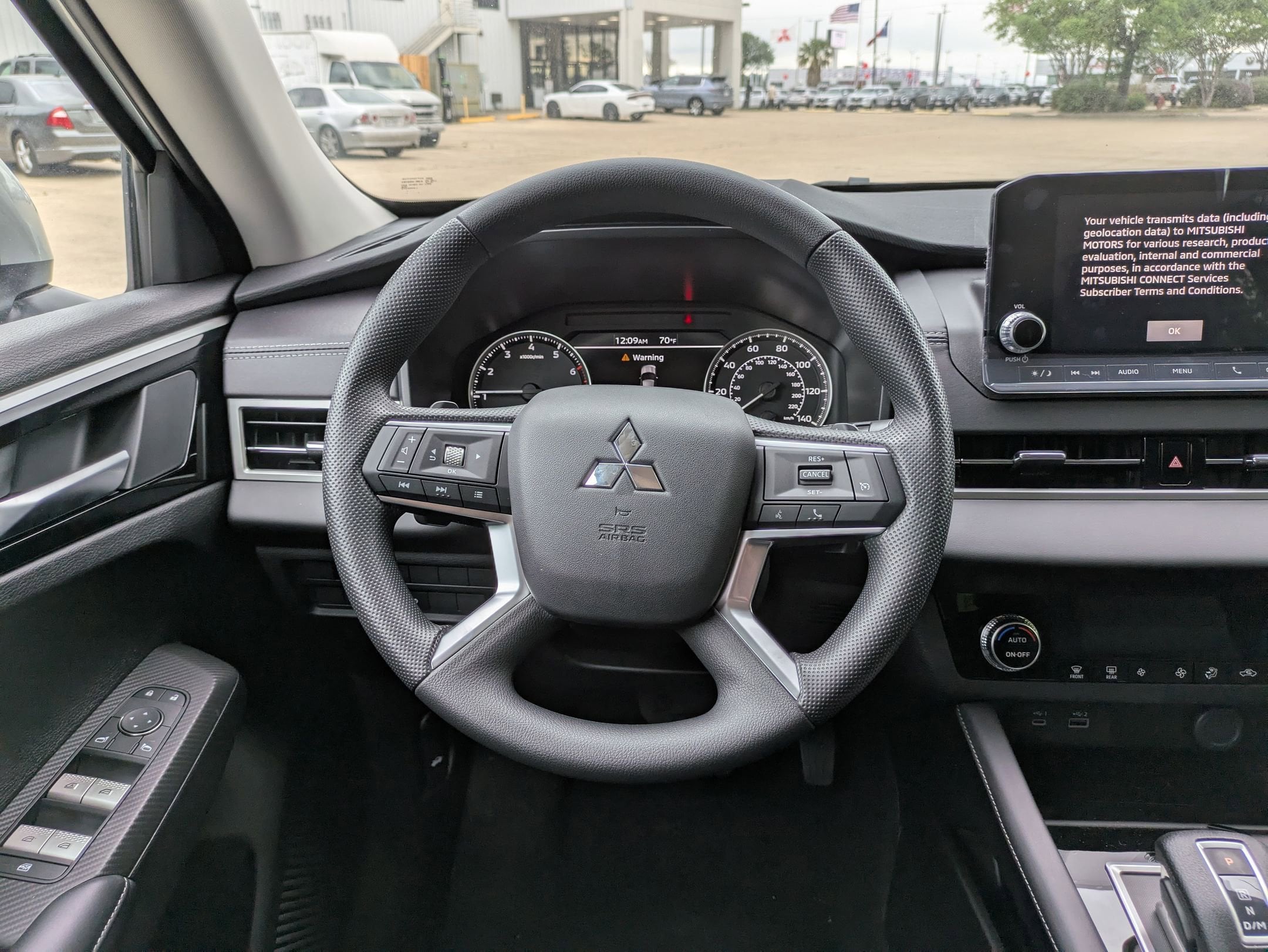2024 Mitsubishi Outlander ES - Photo 19
