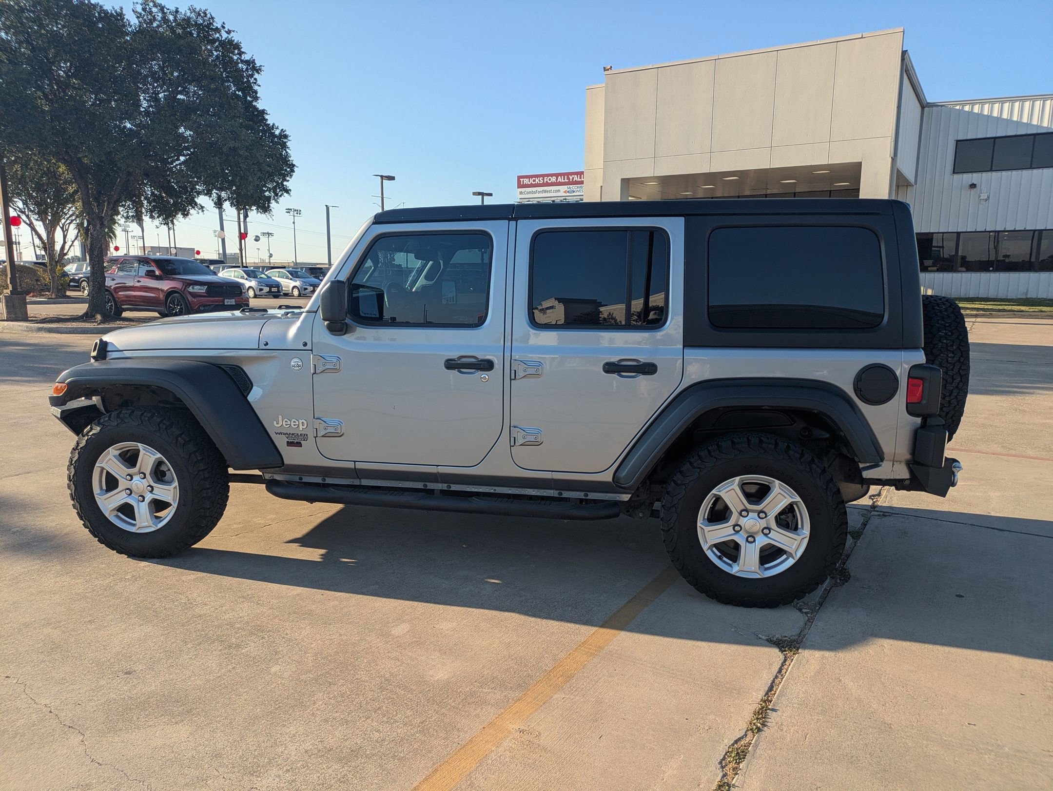 2023 Jeep Wrangler Sport photo 2