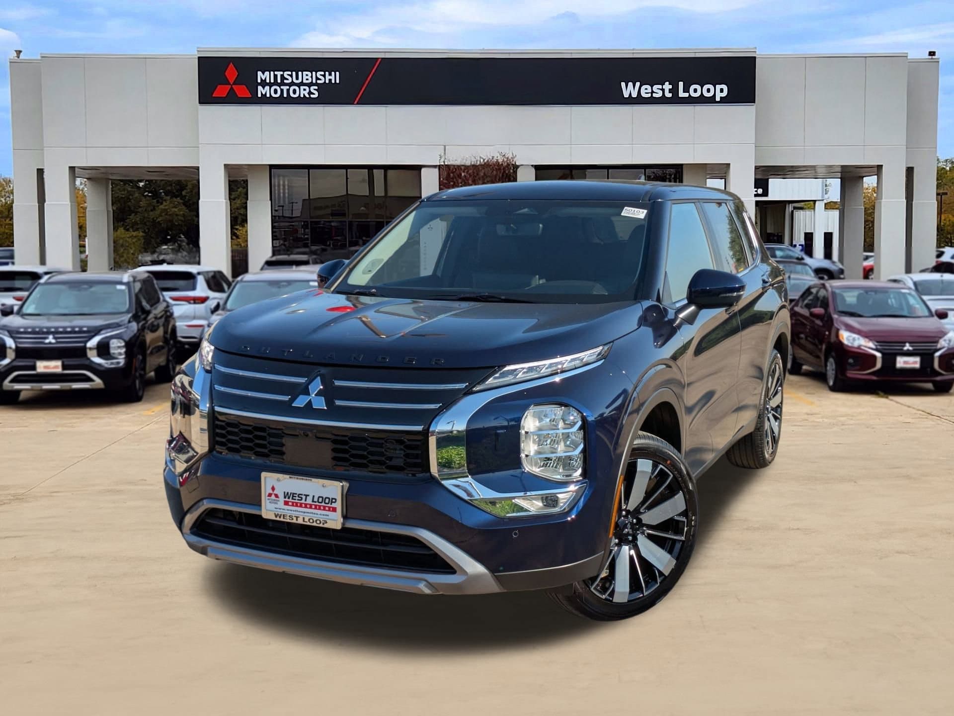 2025 Mitsubishi Outlander SE's photo