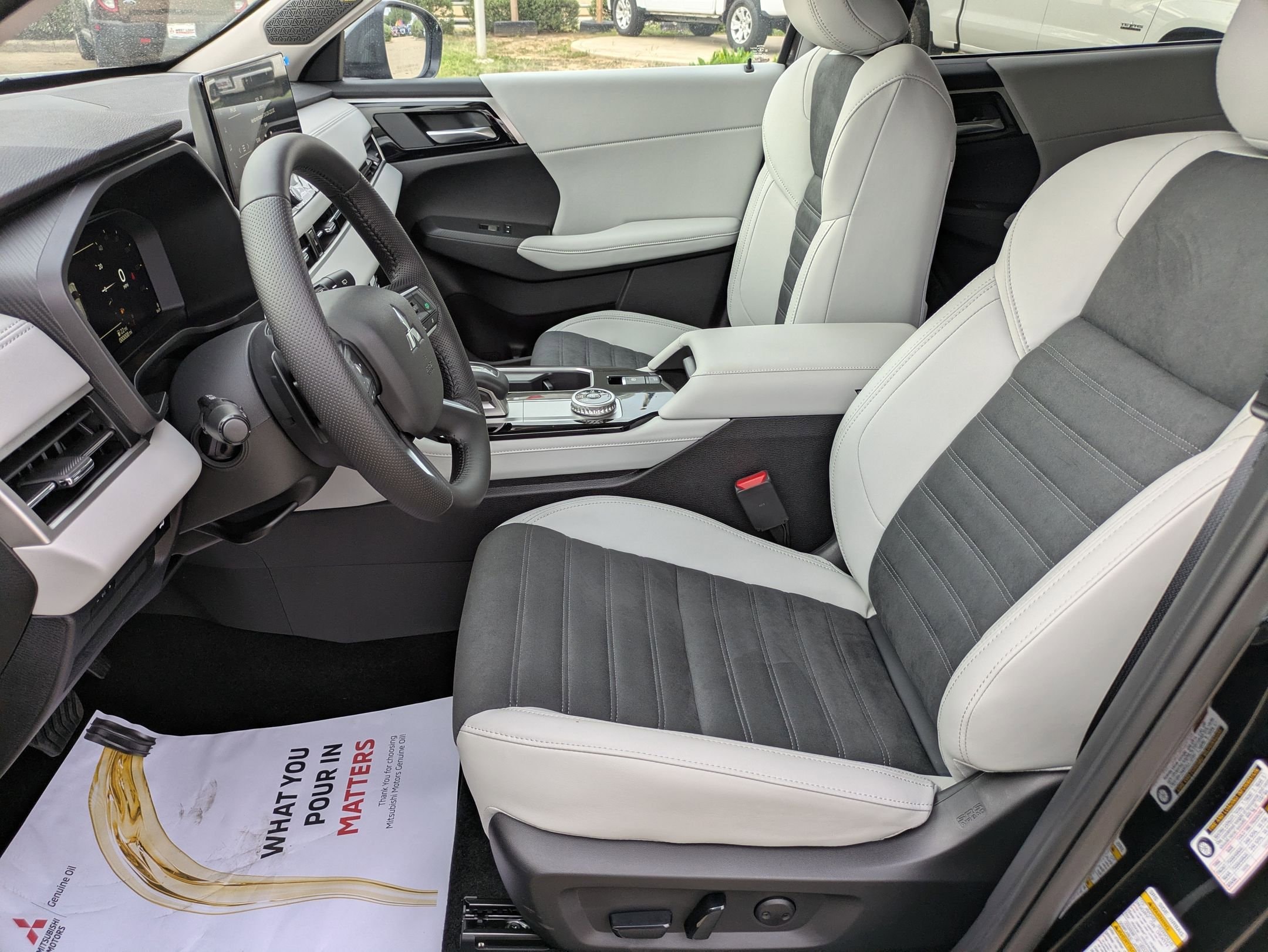 2025 Mitsubishi Outlander SE - Photo 10