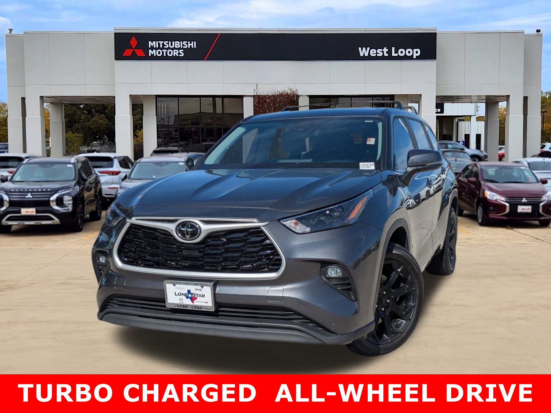 2024 Toyota Highlander LE's photo