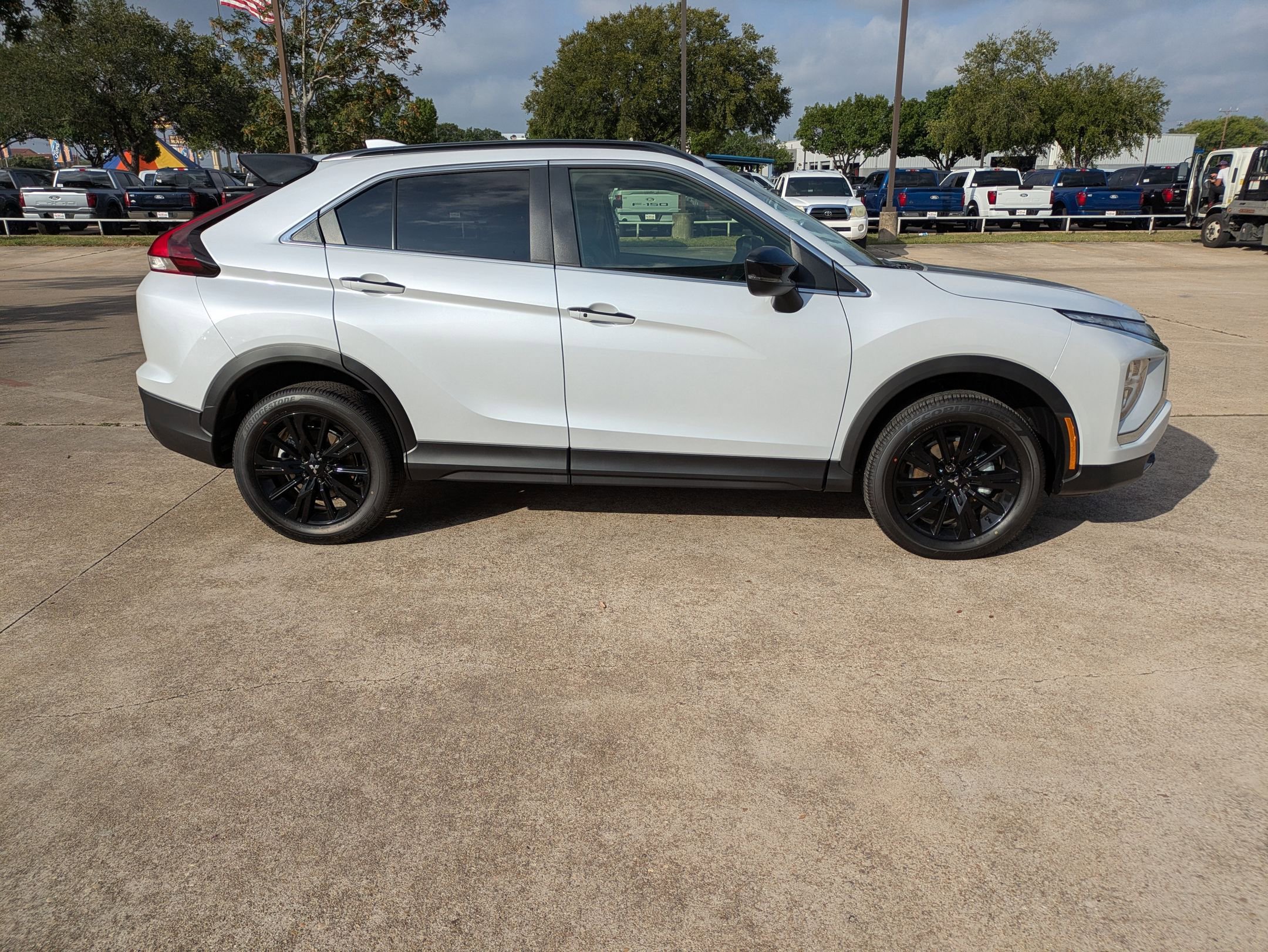 2025 Mitsubishi Eclipse Cross Black Edition - Photo 6