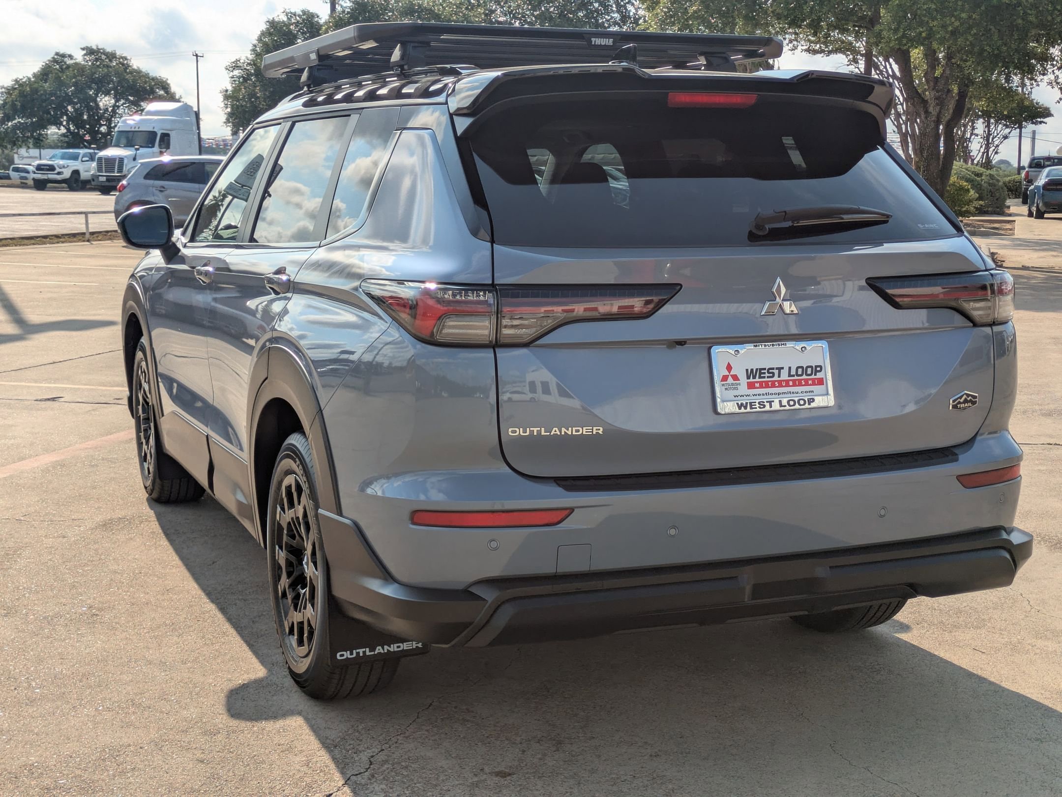 2025 Mitsubishi Outlander SE Ralliart photo 2