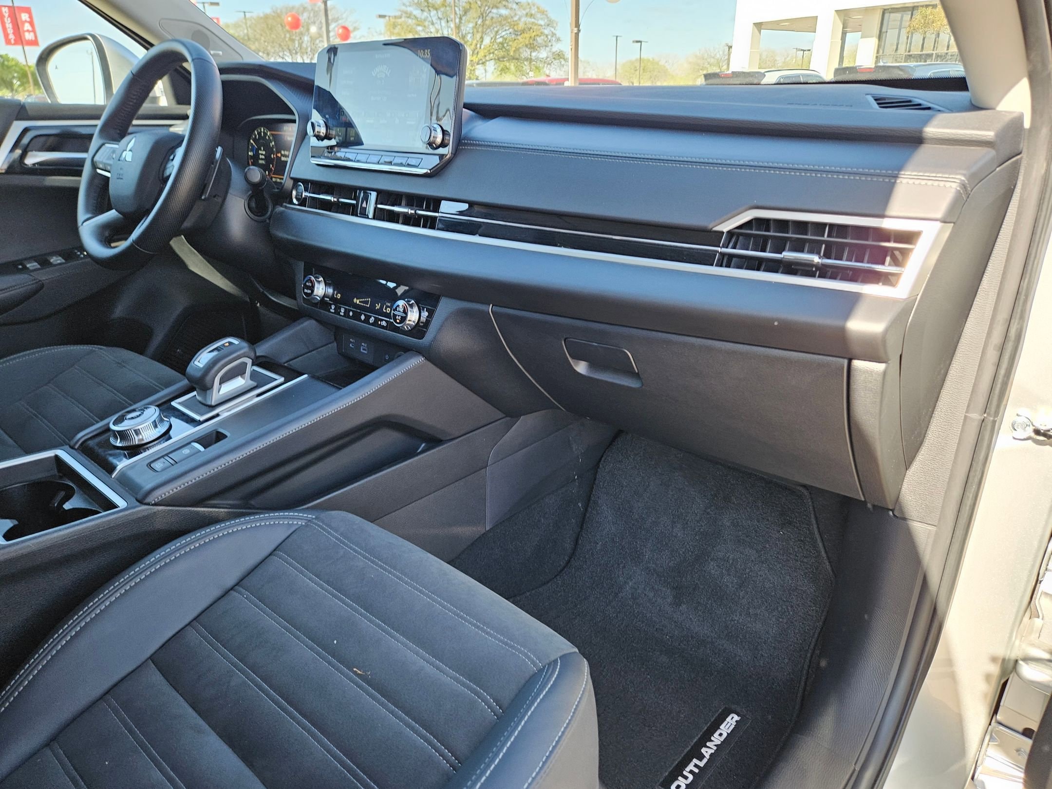 2024 Mitsubishi Outlander SE - Photo 24