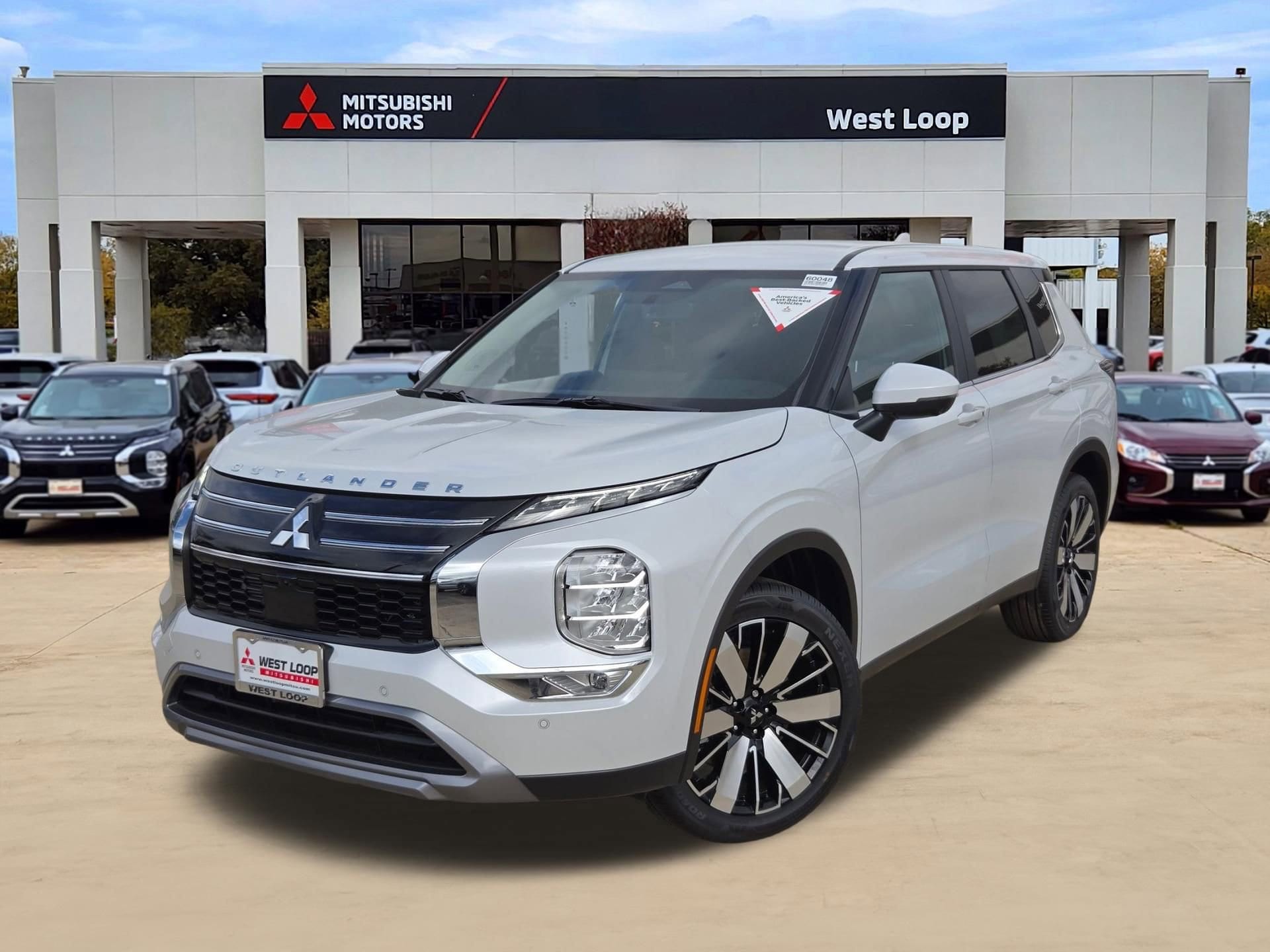 2026 Mitsubishi Outlander SE FWD's photo