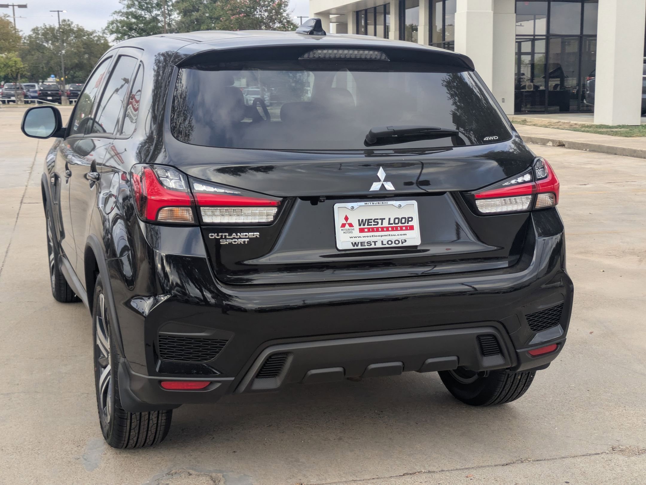 2025 Mitsubishi Outlander Sport ES photo 2