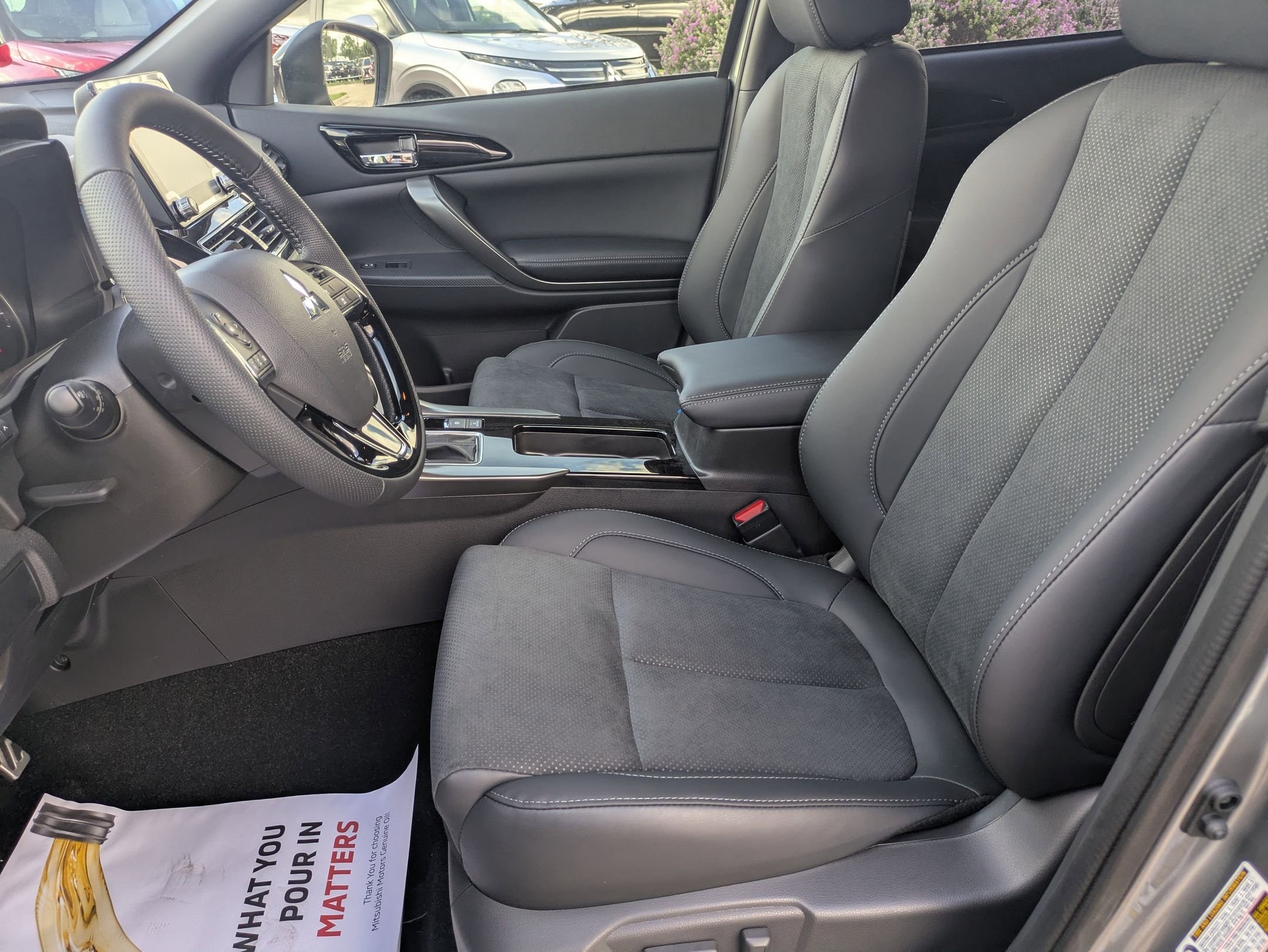 2025 Mitsubishi Eclipse Cross Black Edition - Photo 10