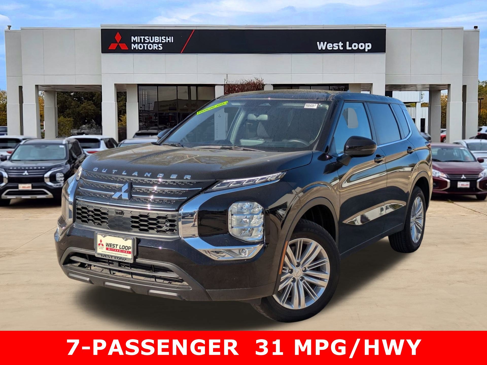 2024 Mitsubishi Outlander ES's photo