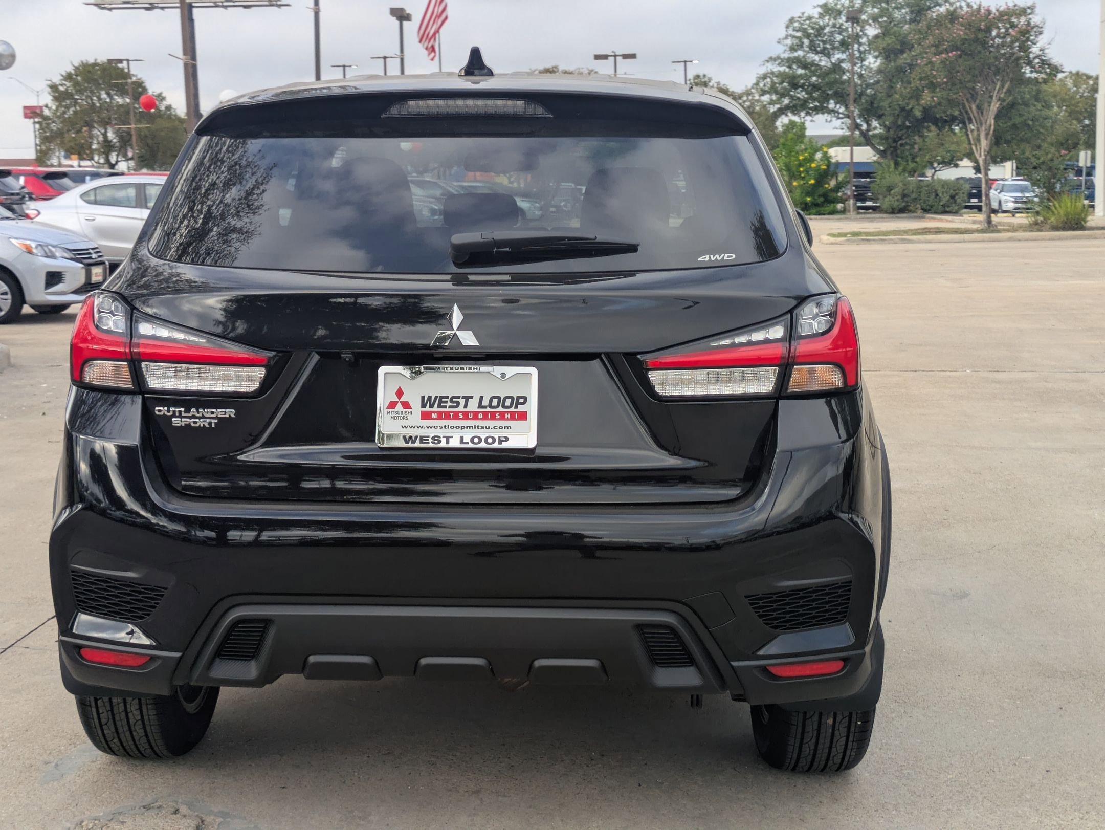 2025 Mitsubishi Outlander Sport ES photo 3