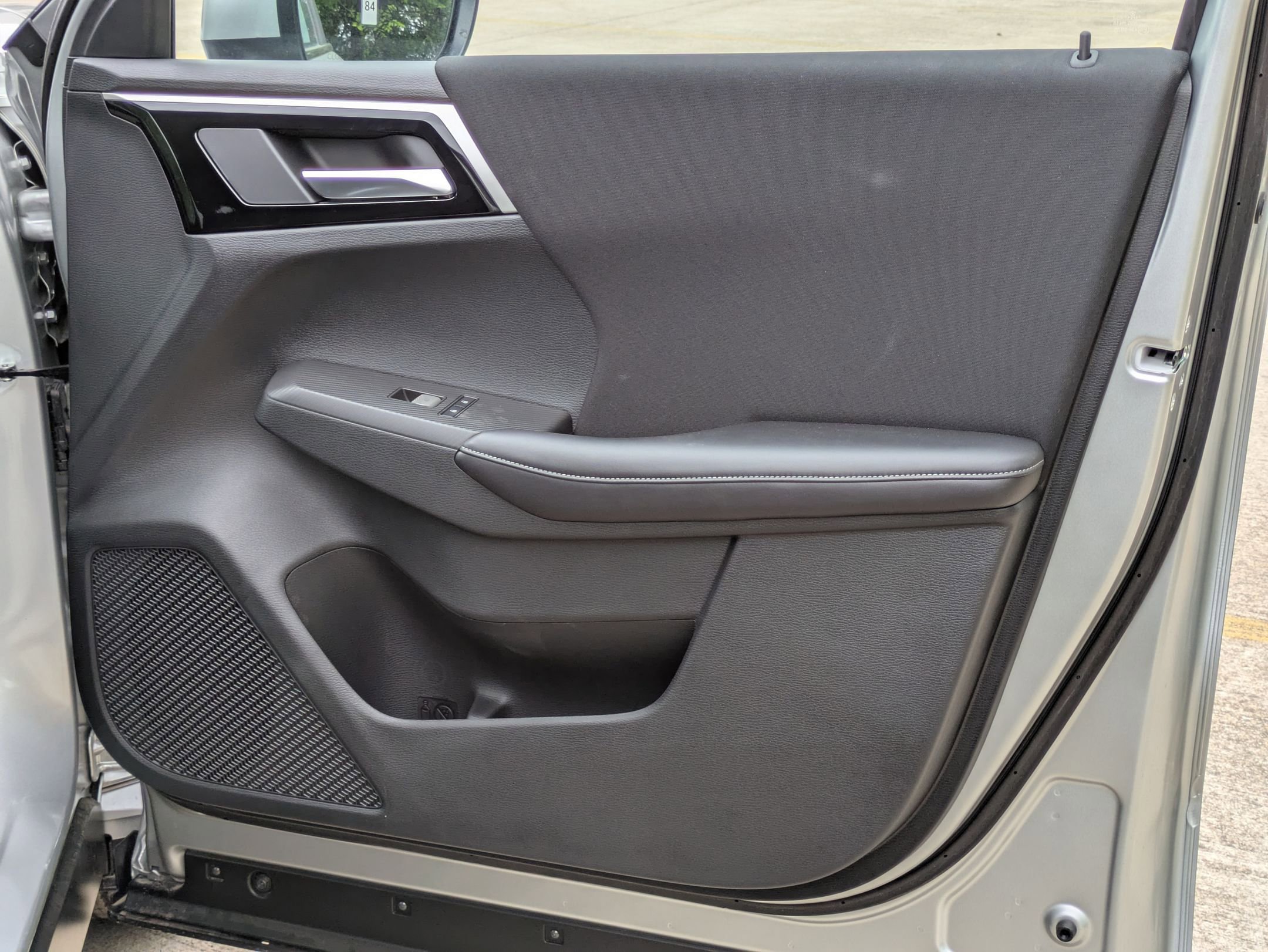 2024 Mitsubishi Outlander ES - Photo 28