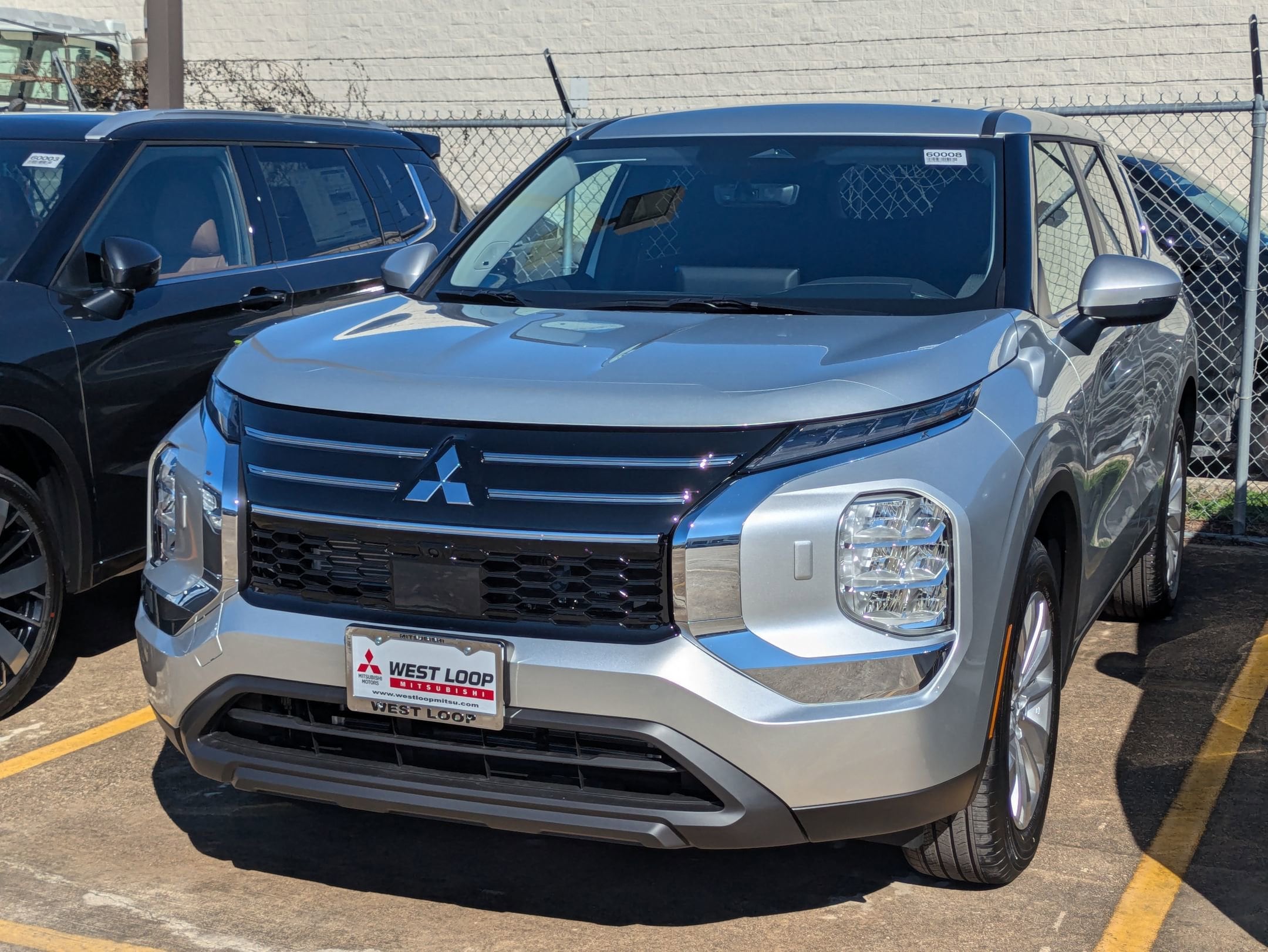 2026 Mitsubishi Outlander ES's photo